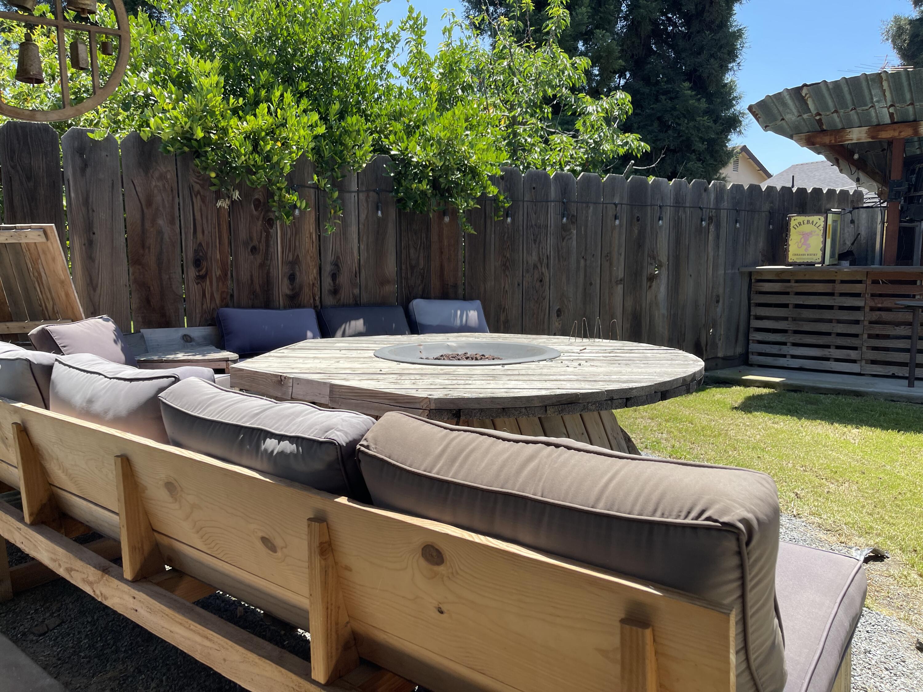2341 E Four Creeks Ct, Visalia, CA 93292