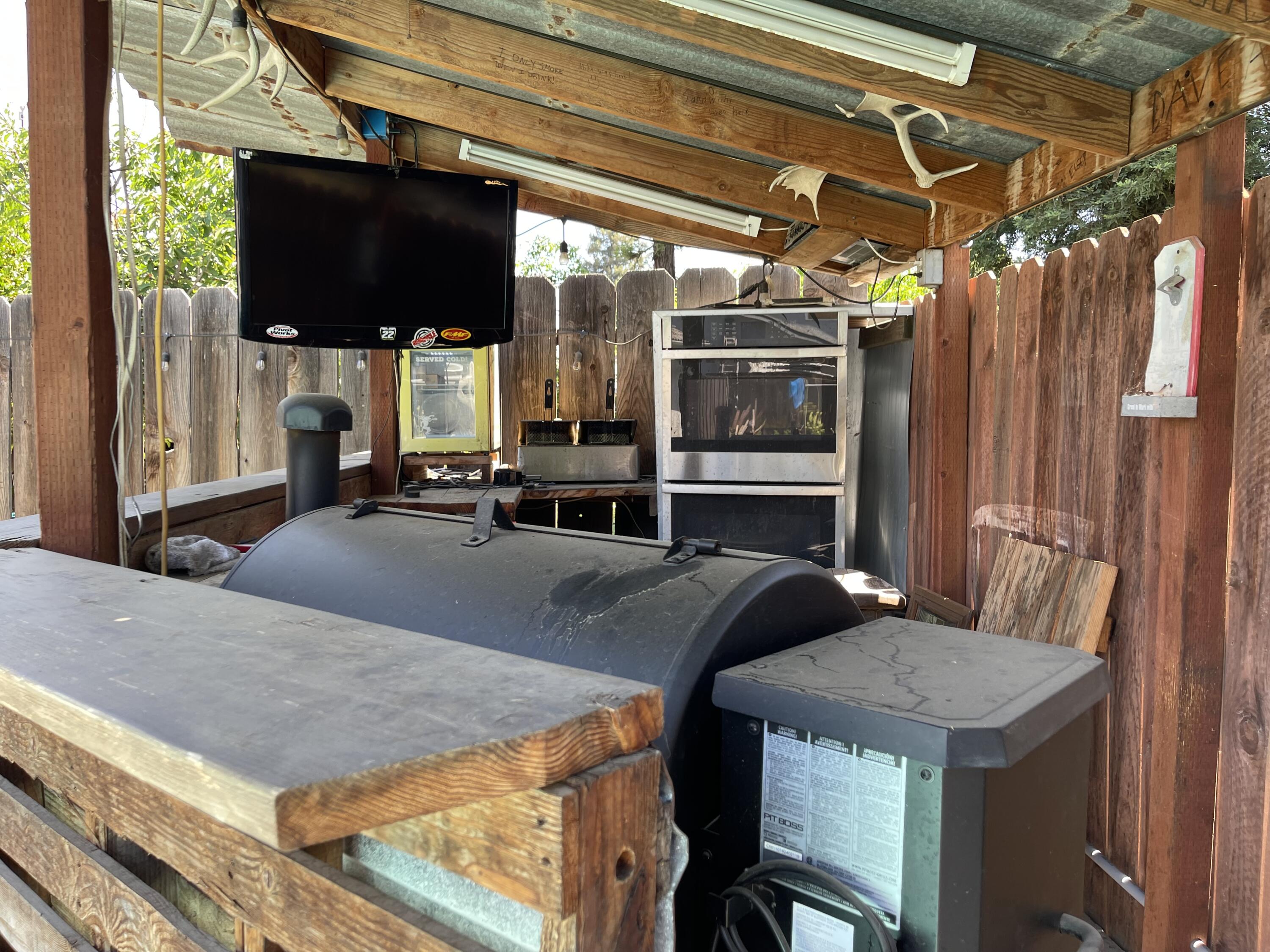 2341 E Four Creeks Ct, Visalia, CA 93292