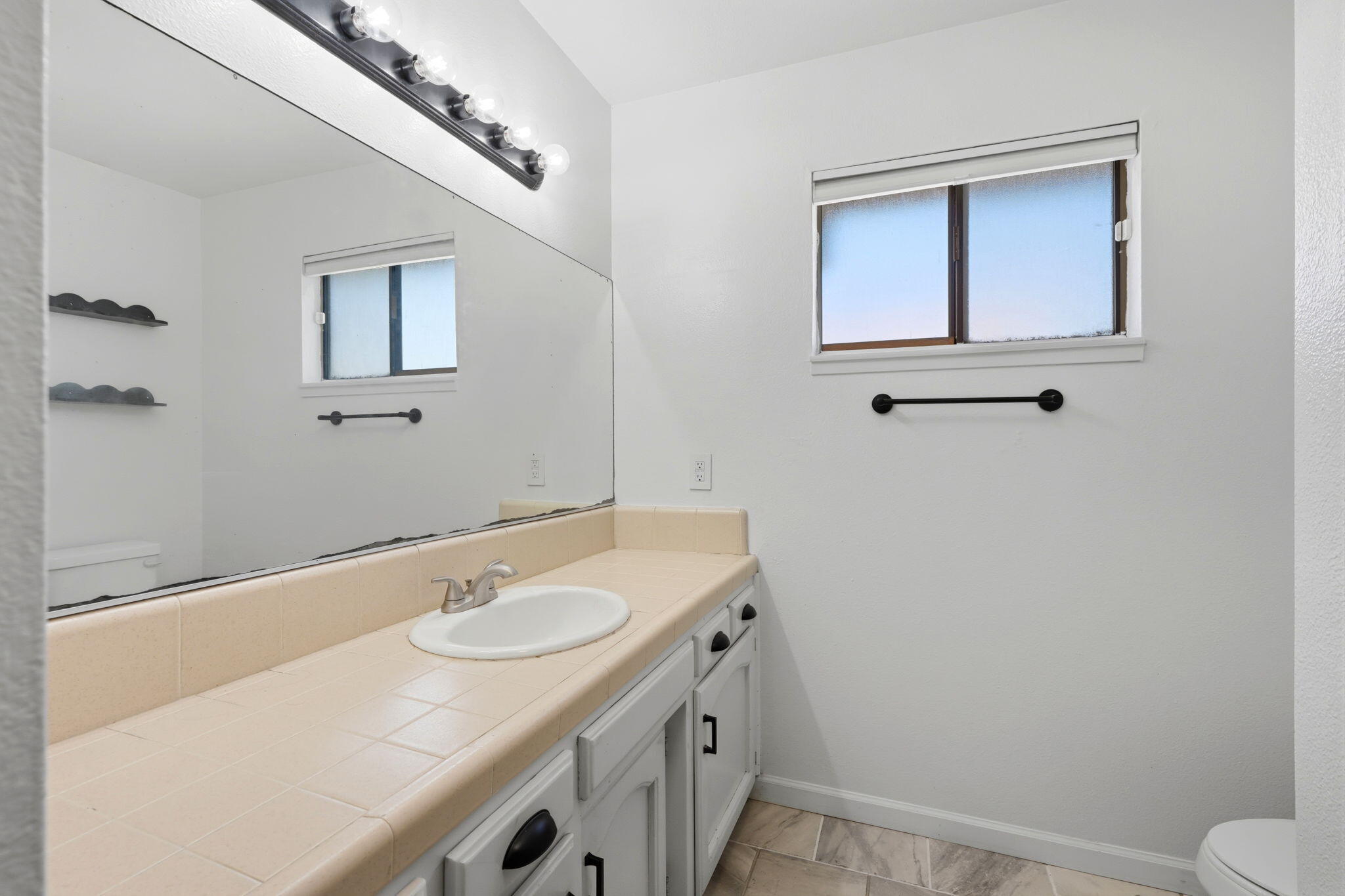 361 N Capitola Ct ##2, Porterville, CA 93257