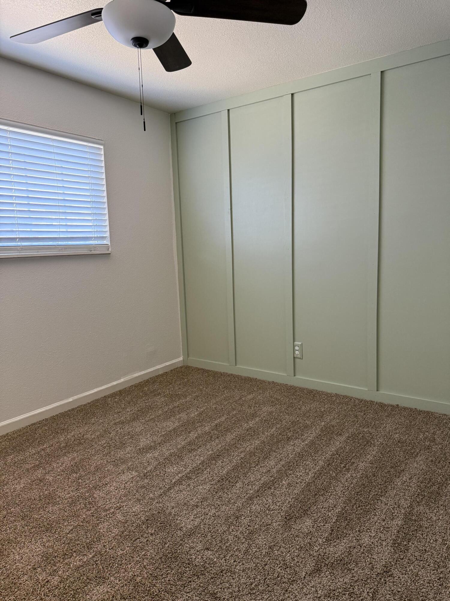 998 W Bardsley Ave, Tulare, CA 93274