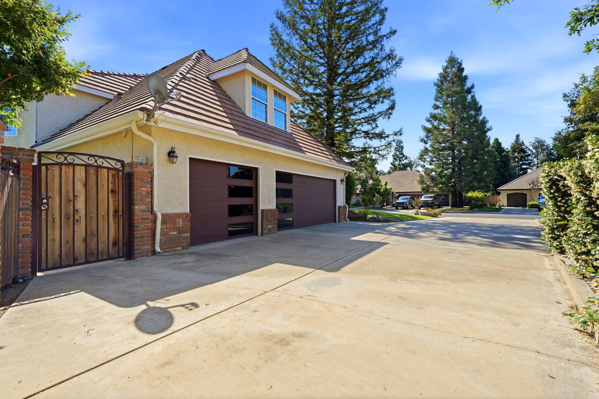 5036 Lakewood Dr, Visalia, CA 93291