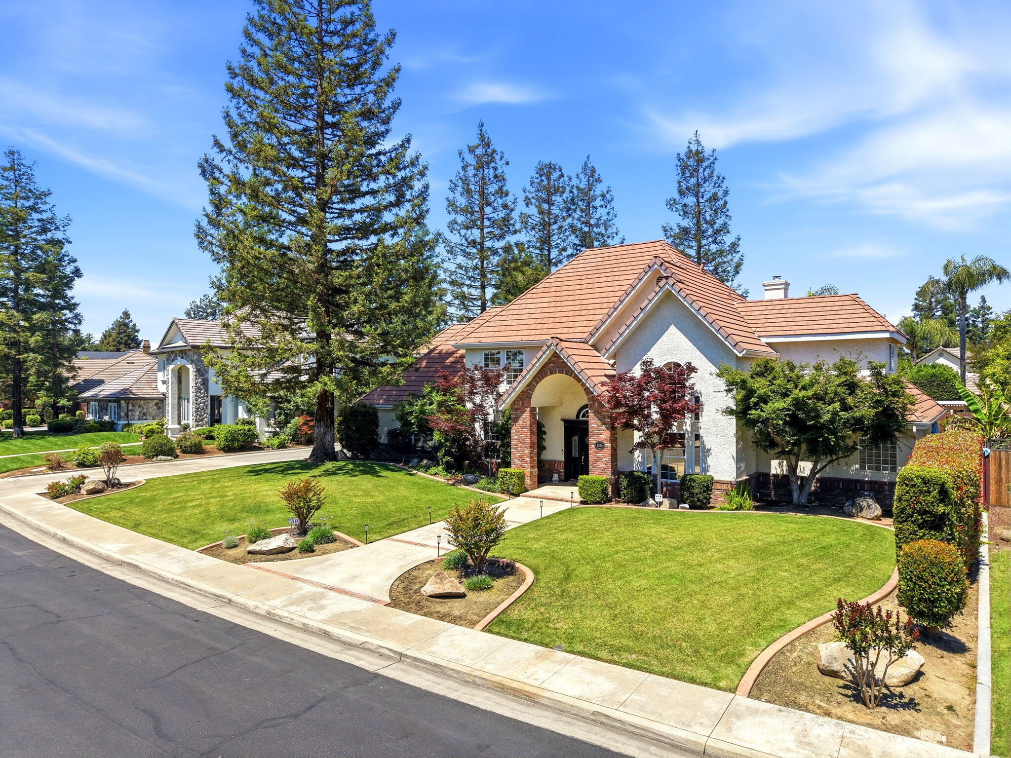 5036 Lakewood Dr, Visalia, CA 93291