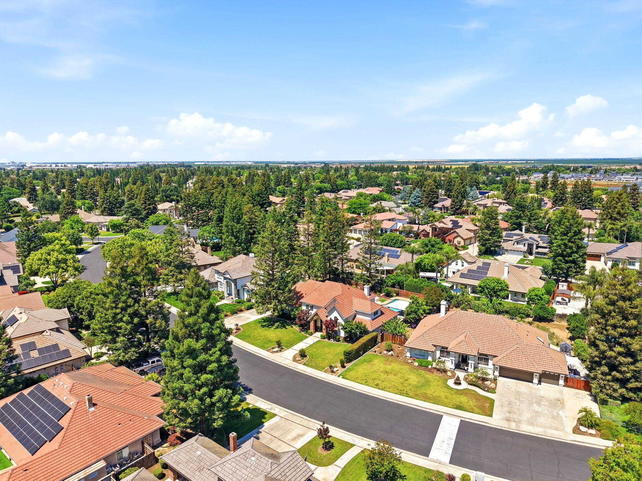 5036 Lakewood Dr, Visalia, CA 93291