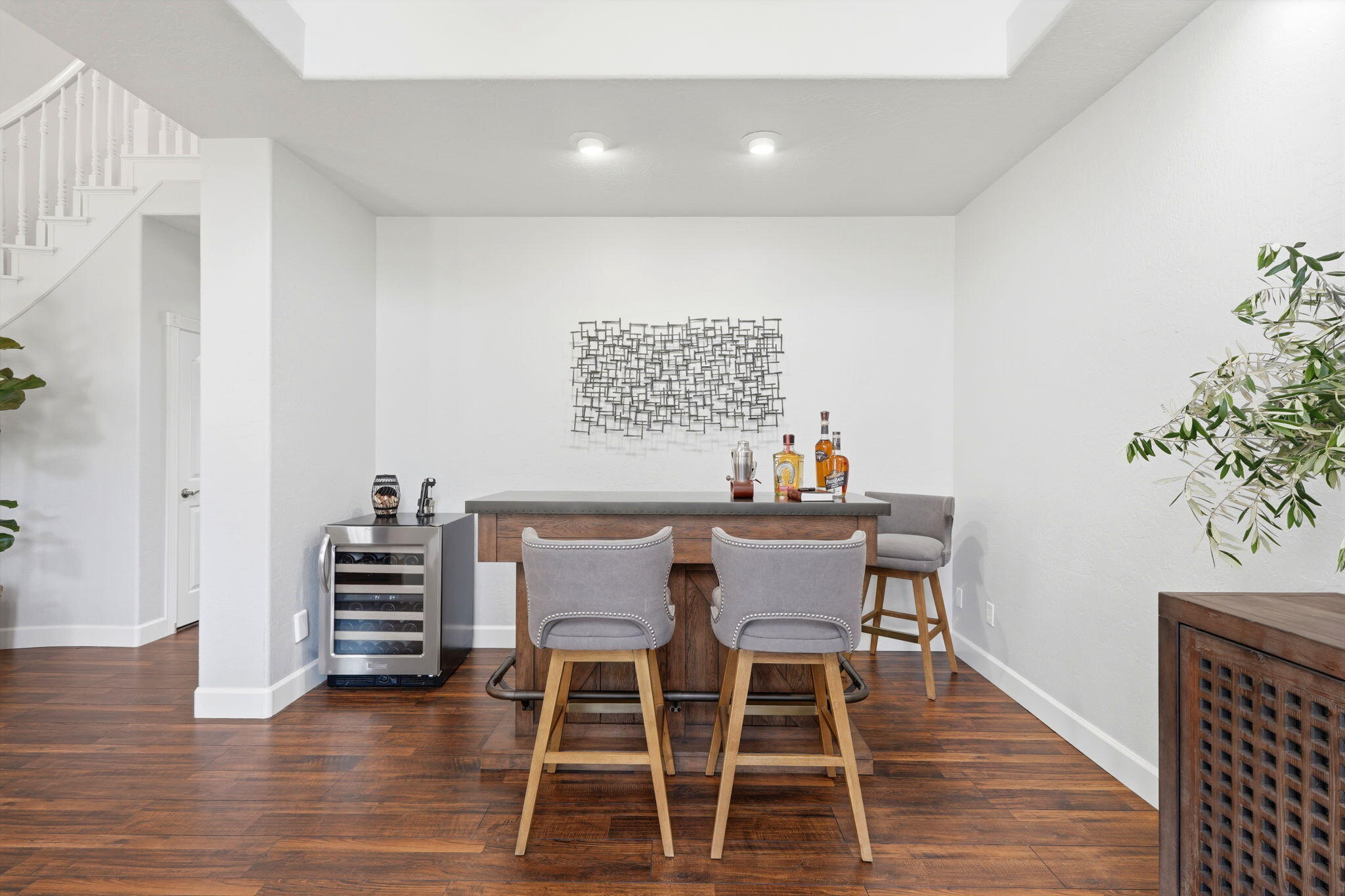 5036 Lakewood Dr, Visalia, CA 93291