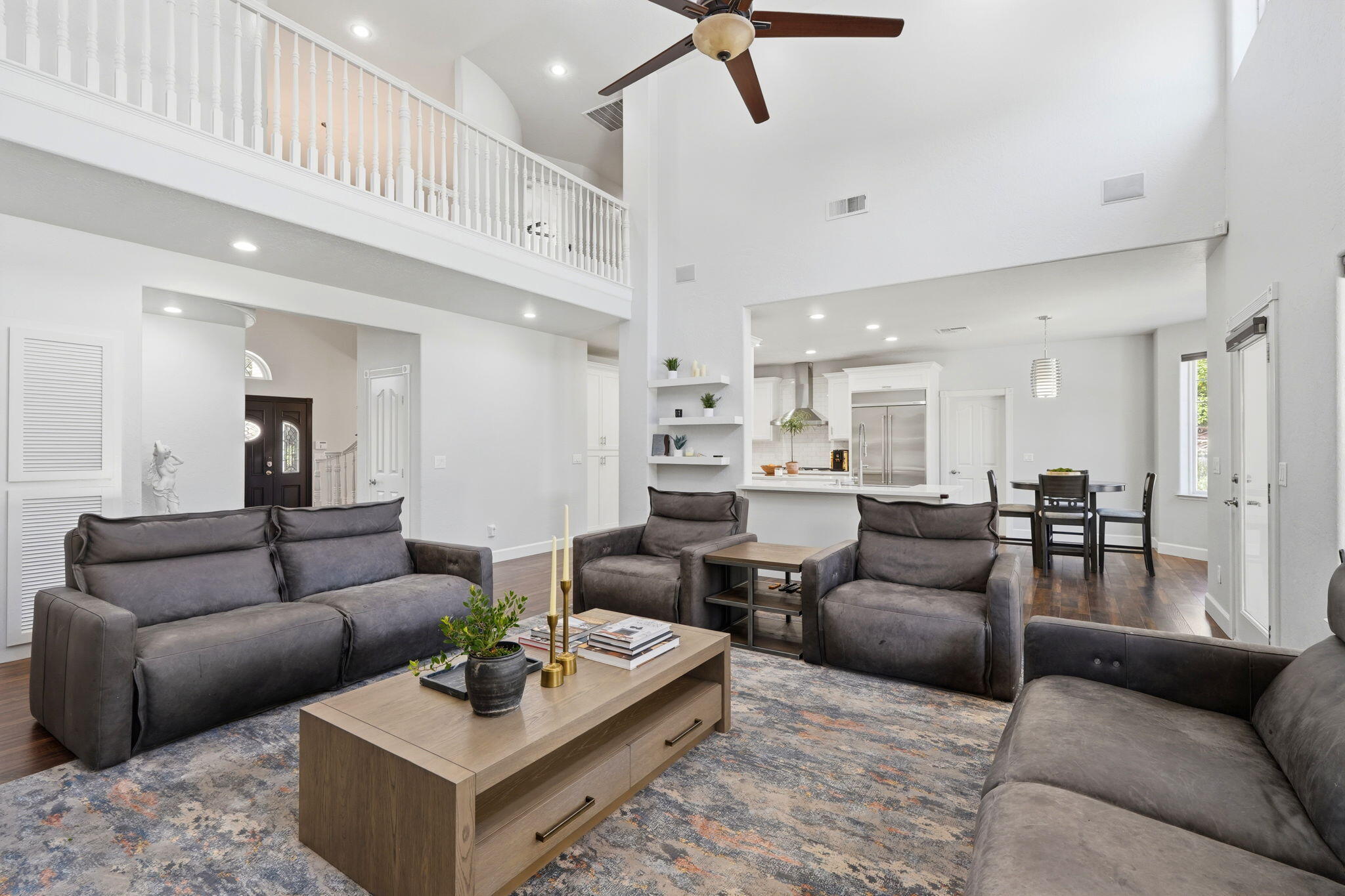 5036 Lakewood Dr, Visalia, CA 93291