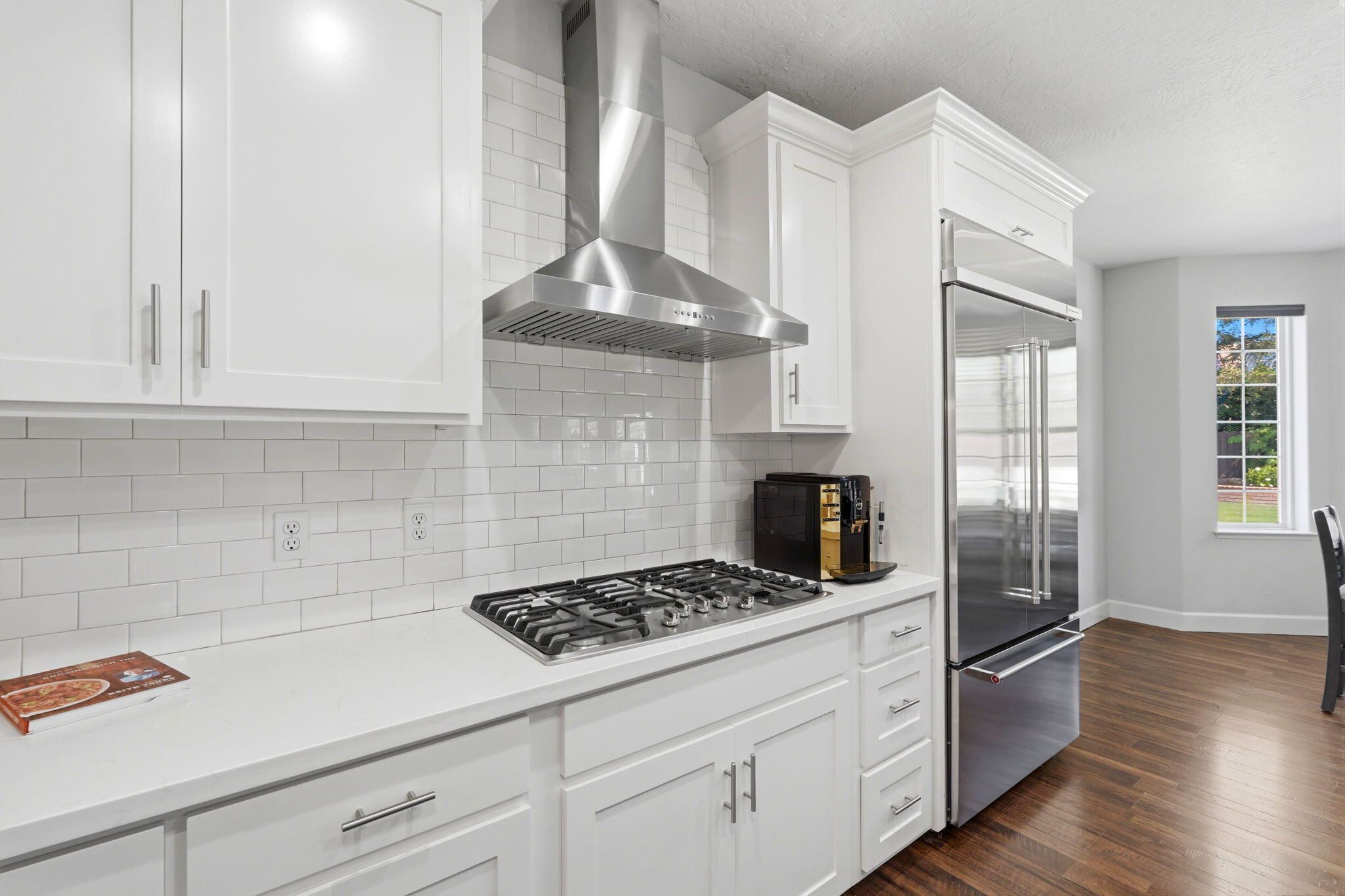 5036 Lakewood Dr, Visalia, CA 93291