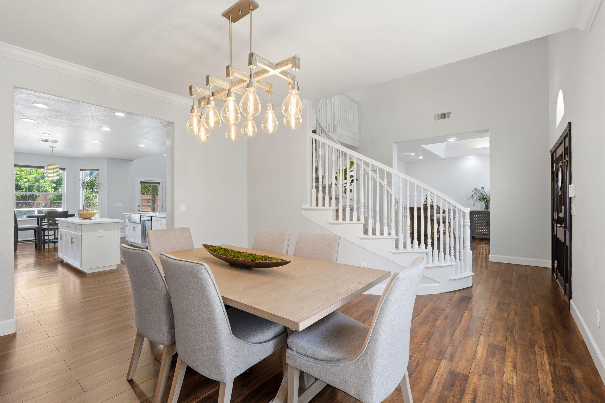 5036 Lakewood Dr, Visalia, CA 93291