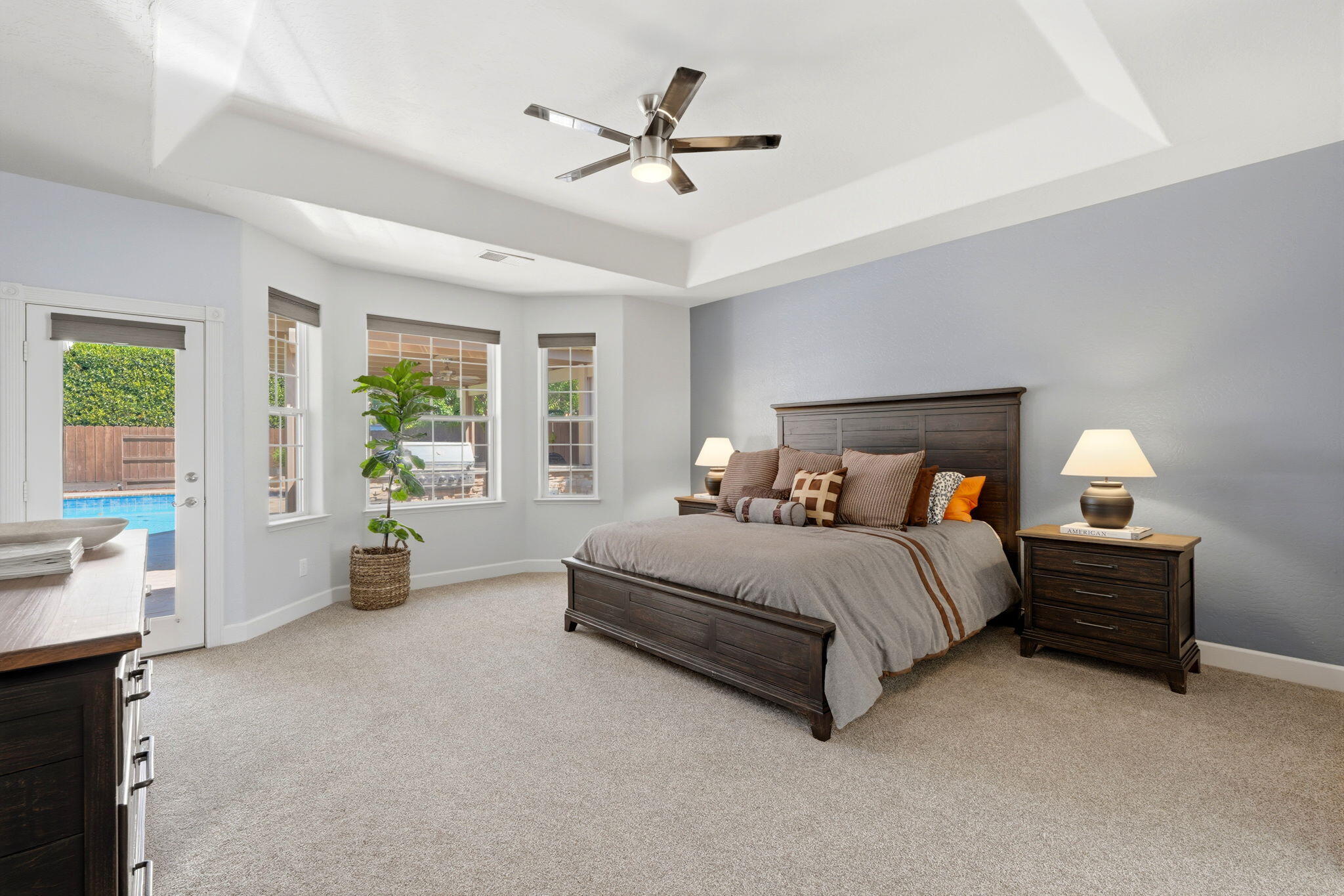 5036 Lakewood Dr, Visalia, CA 93291