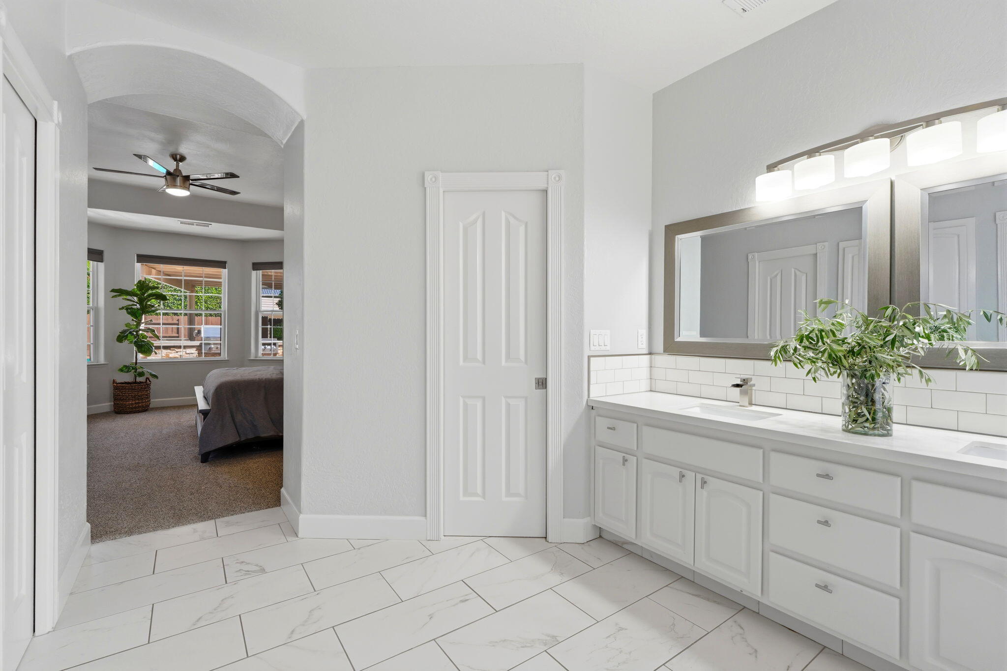 5036 Lakewood Dr, Visalia, CA 93291