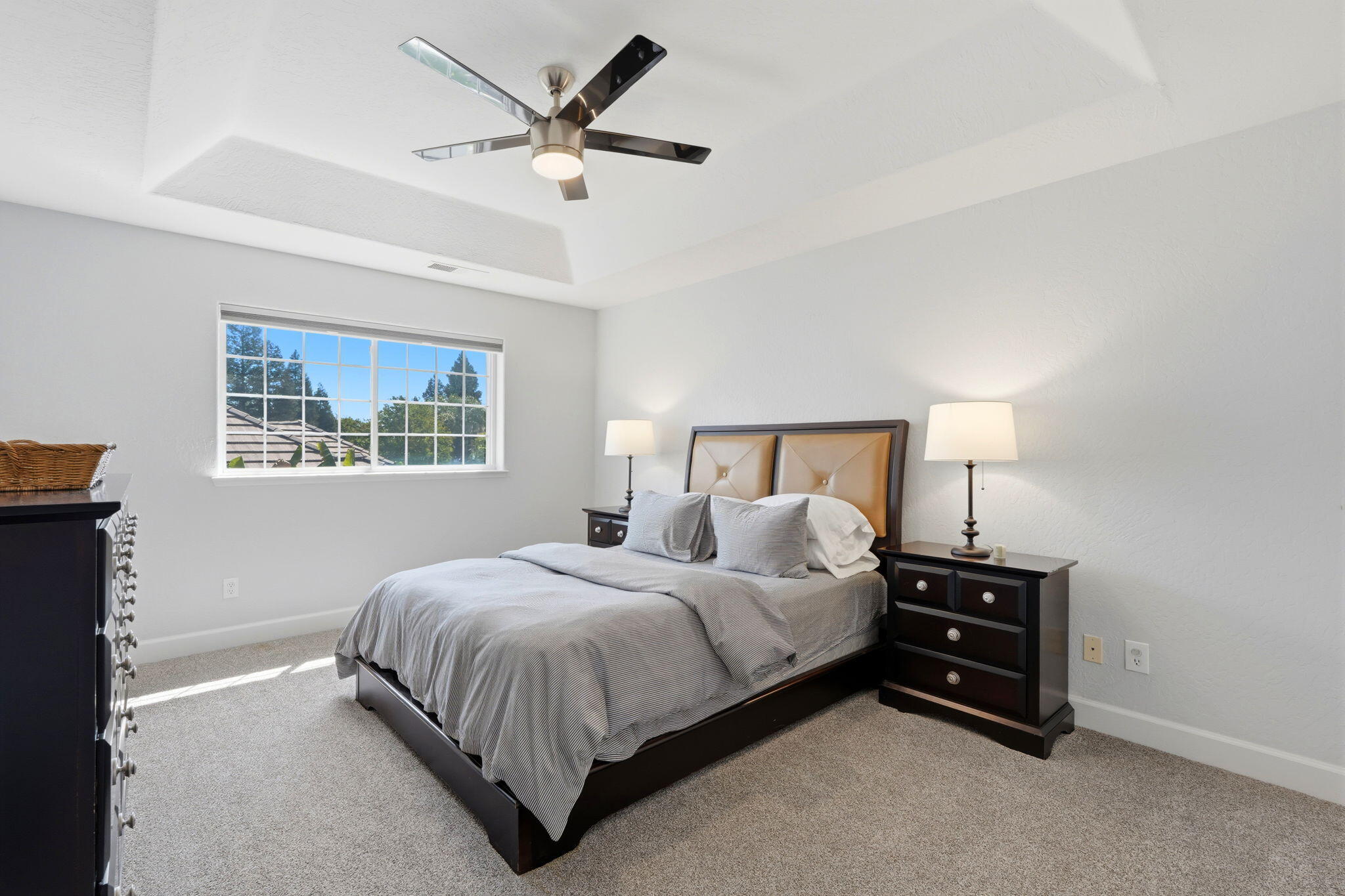 5036 Lakewood Dr, Visalia, CA 93291
