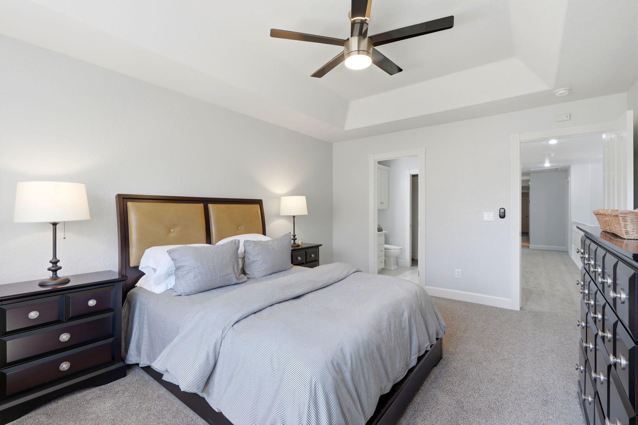 5036 Lakewood Dr, Visalia, CA 93291
