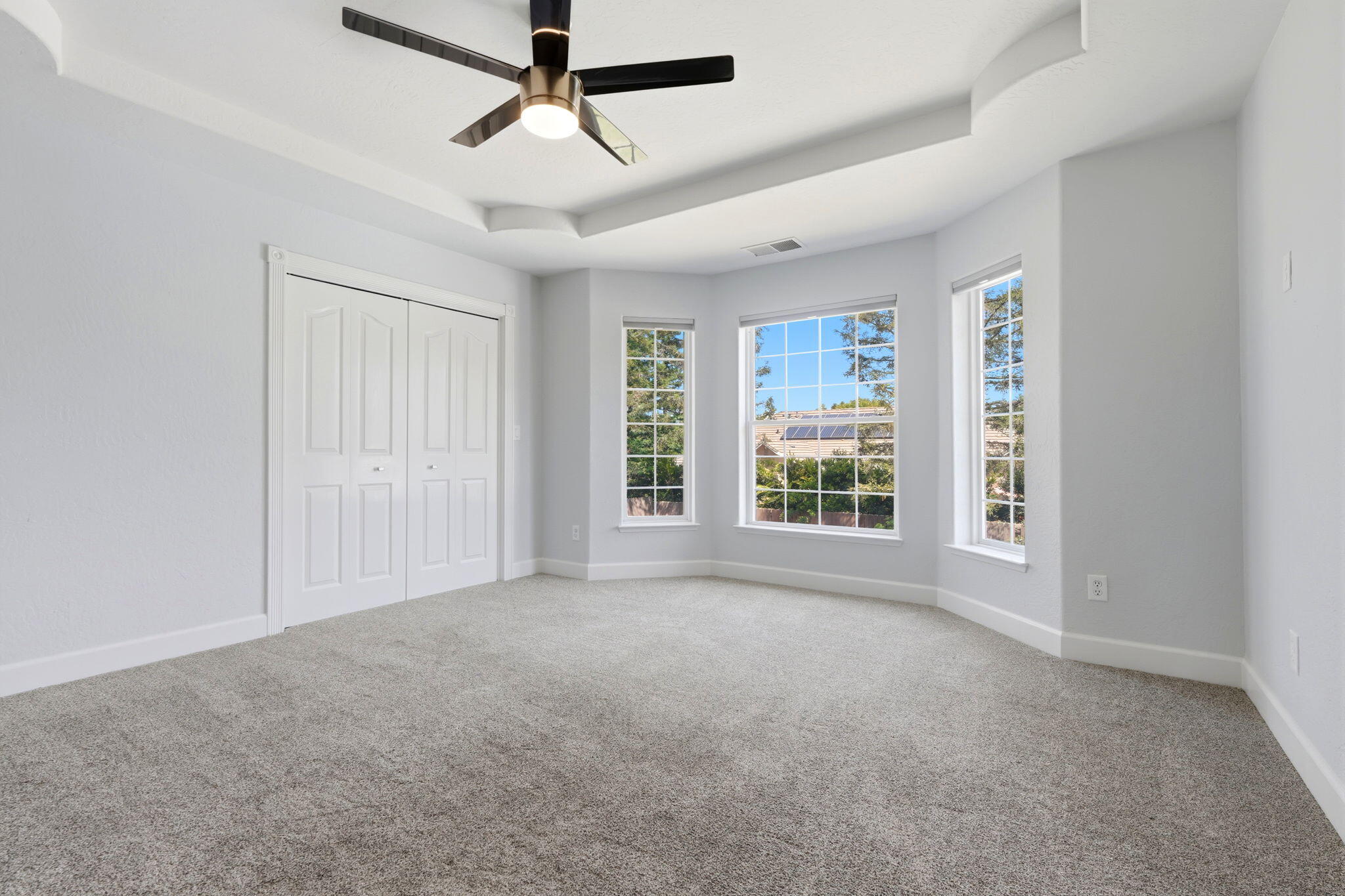 5036 Lakewood Dr, Visalia, CA 93291