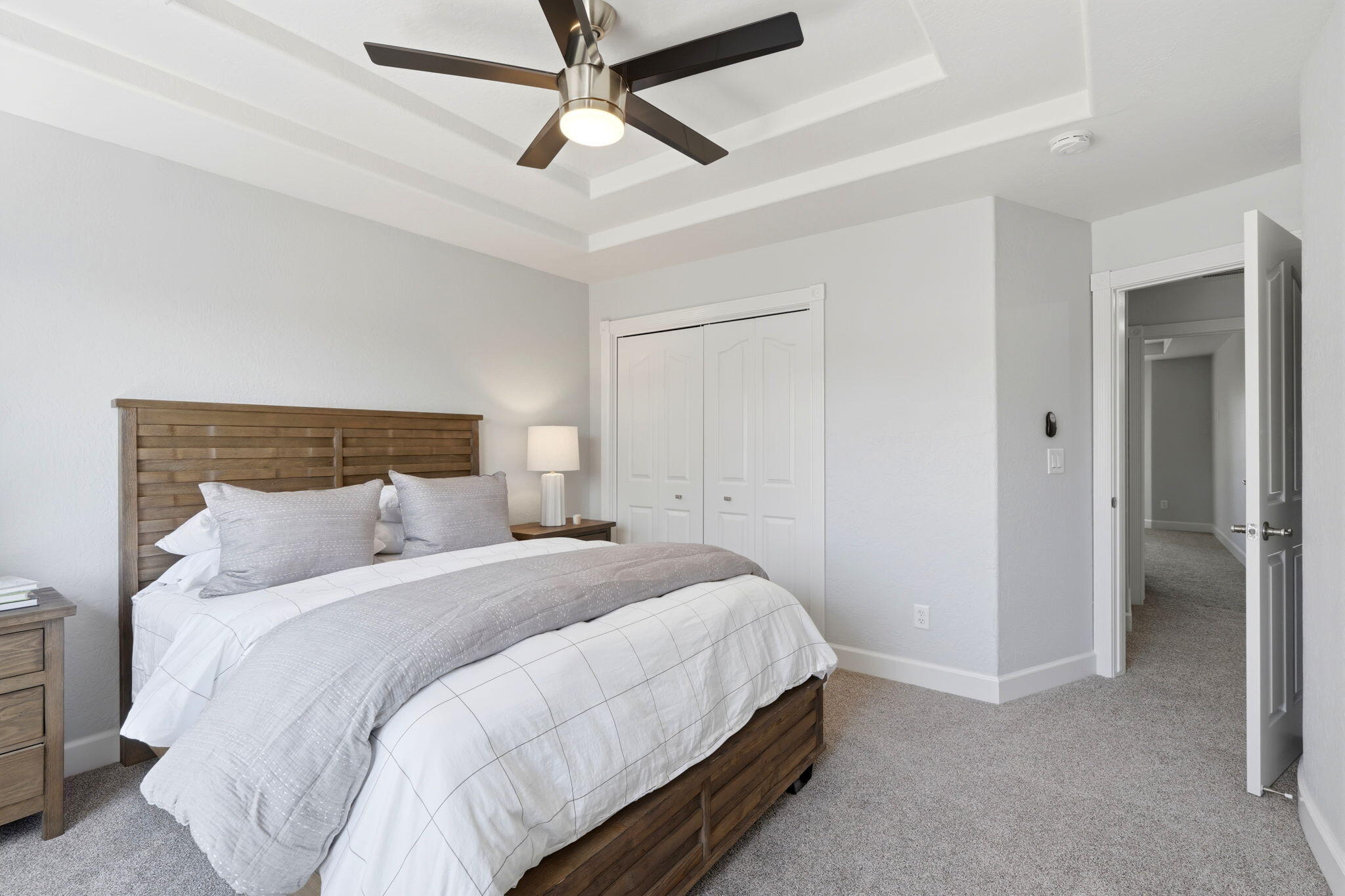 5036 Lakewood Dr, Visalia, CA 93291