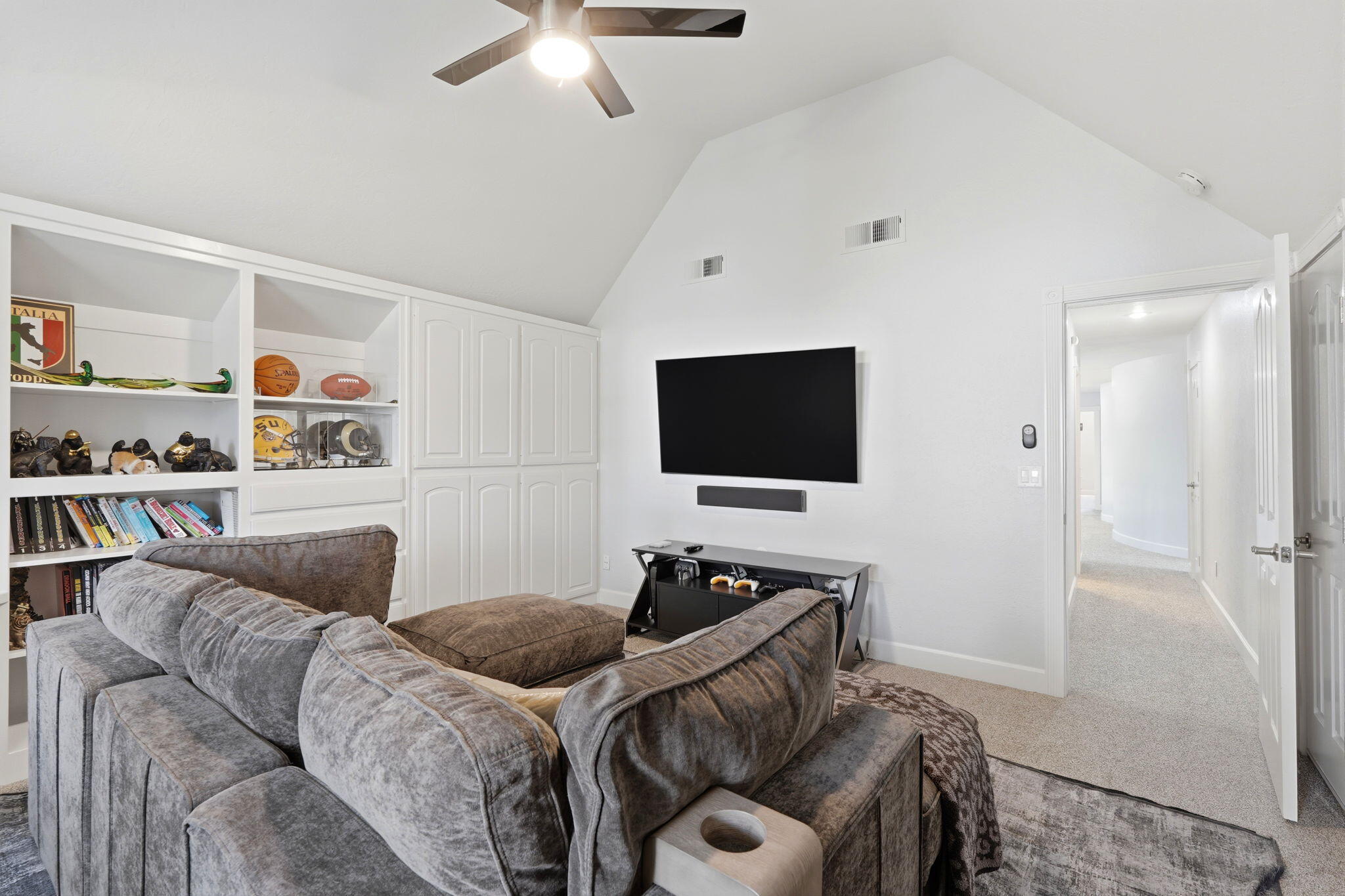 5036 Lakewood Dr, Visalia, CA 93291