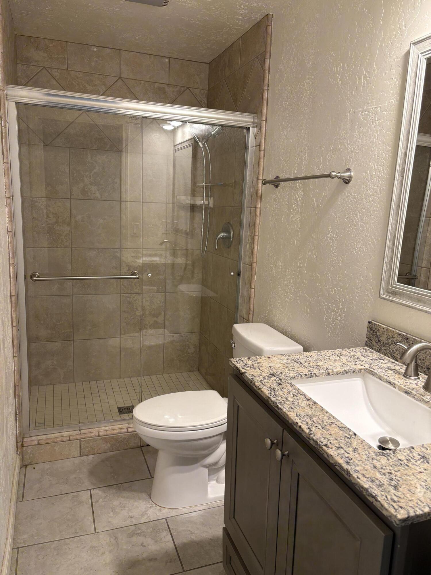 507 S Linda Vista St, Visalia, CA 93277