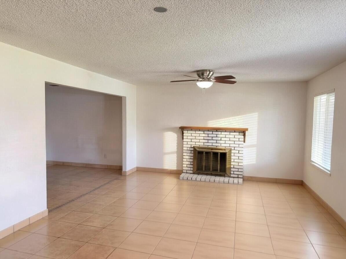331 S Lotas St, Porterville, CA 93257