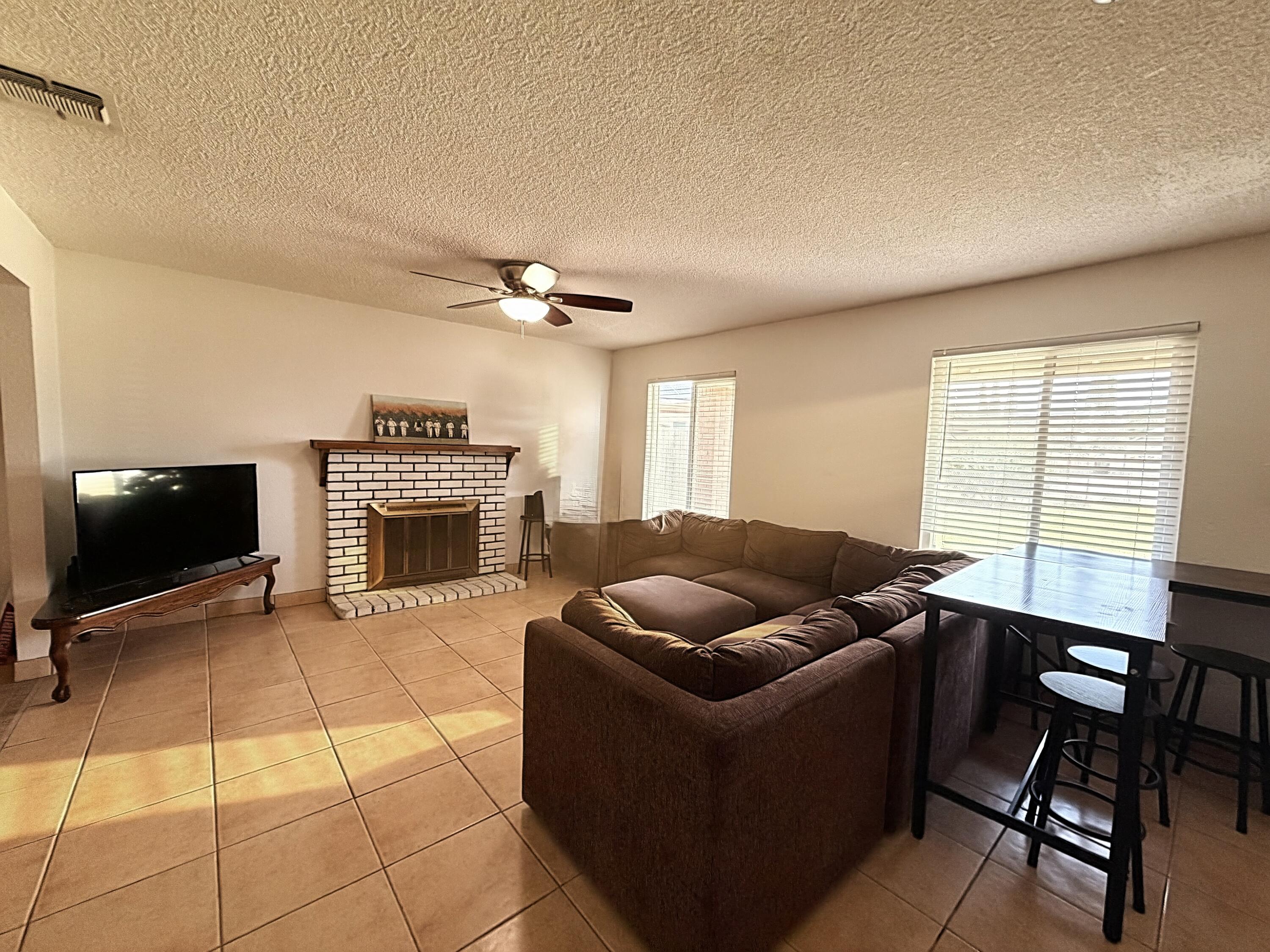 331 S Lotas St, Porterville, CA 93257