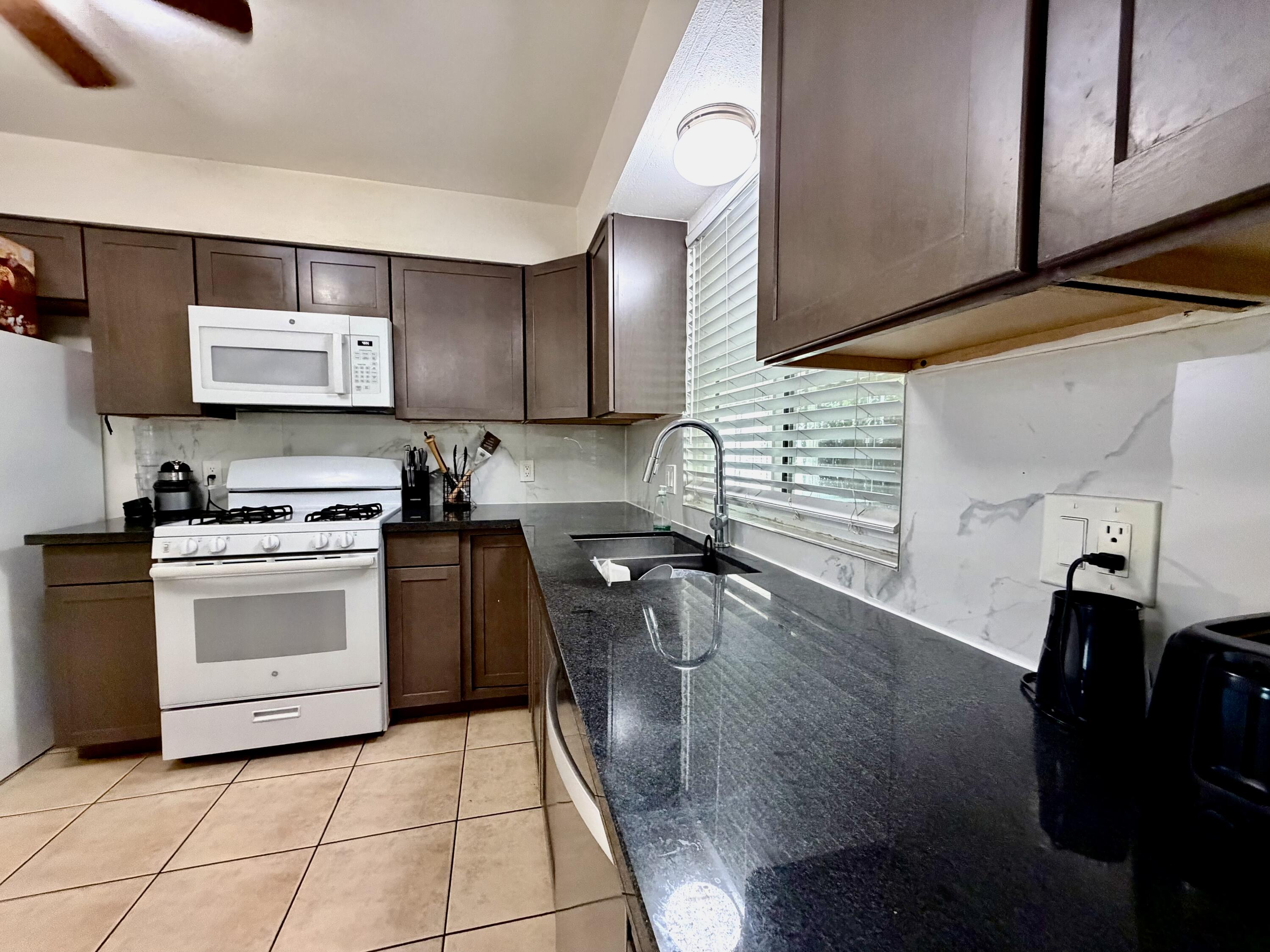 331 S Lotas St, Porterville, CA 93257