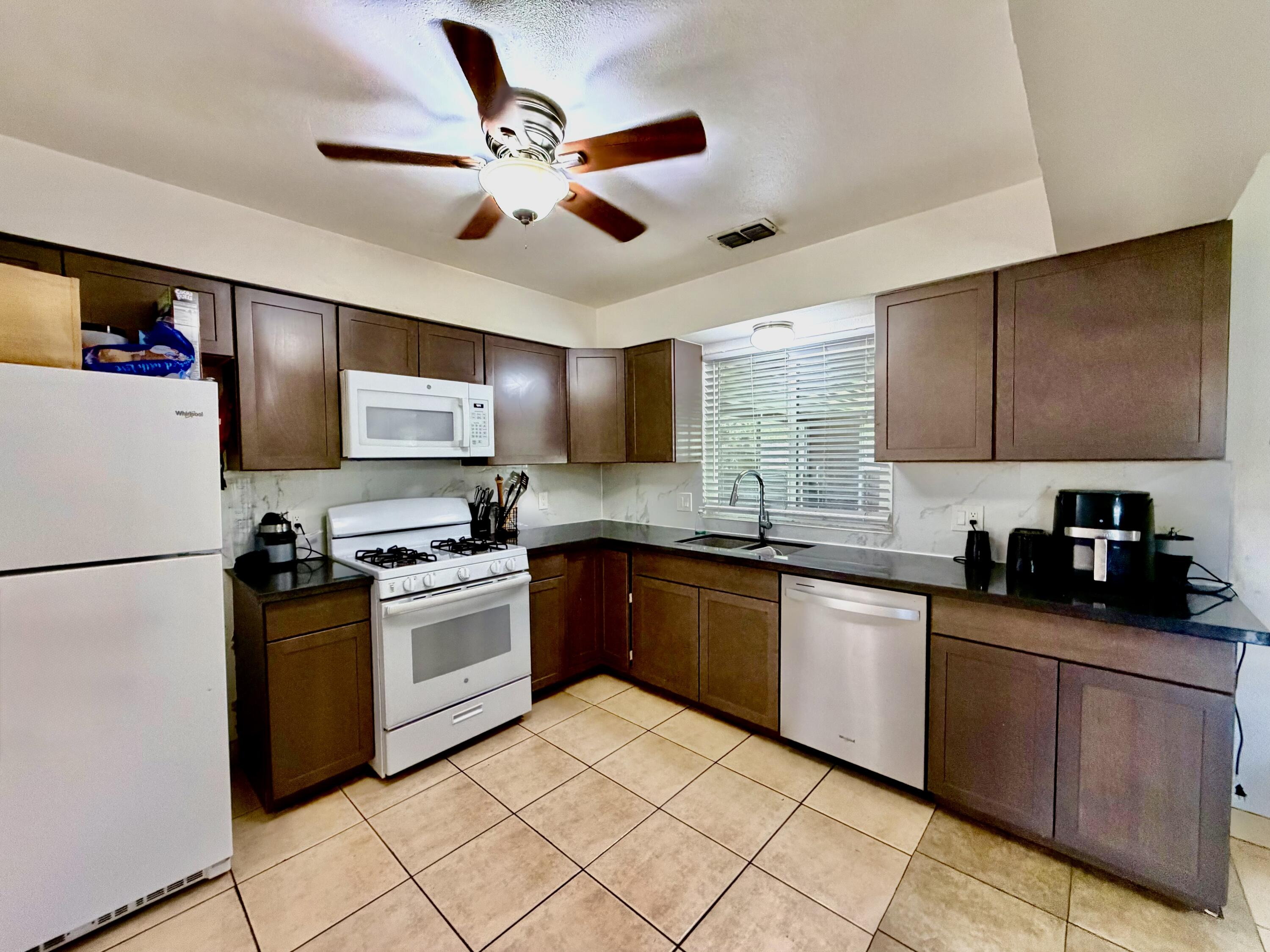 331 S Lotas St, Porterville, CA 93257