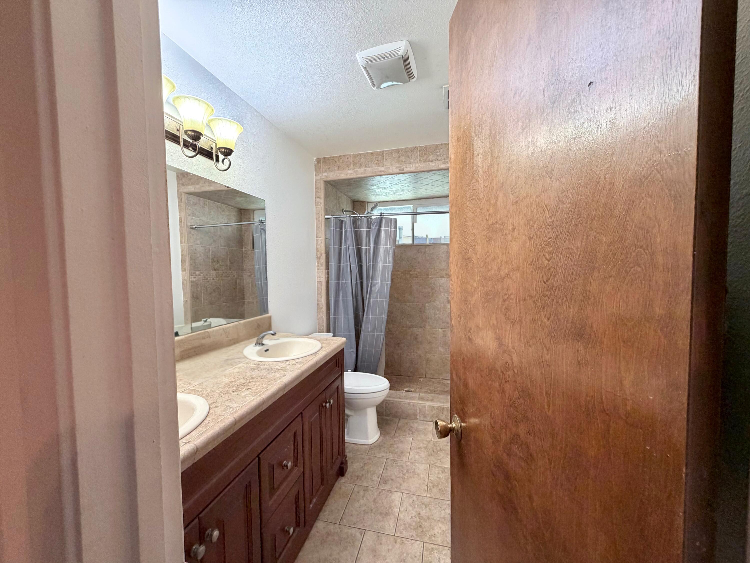 331 S Lotas St, Porterville, CA 93257