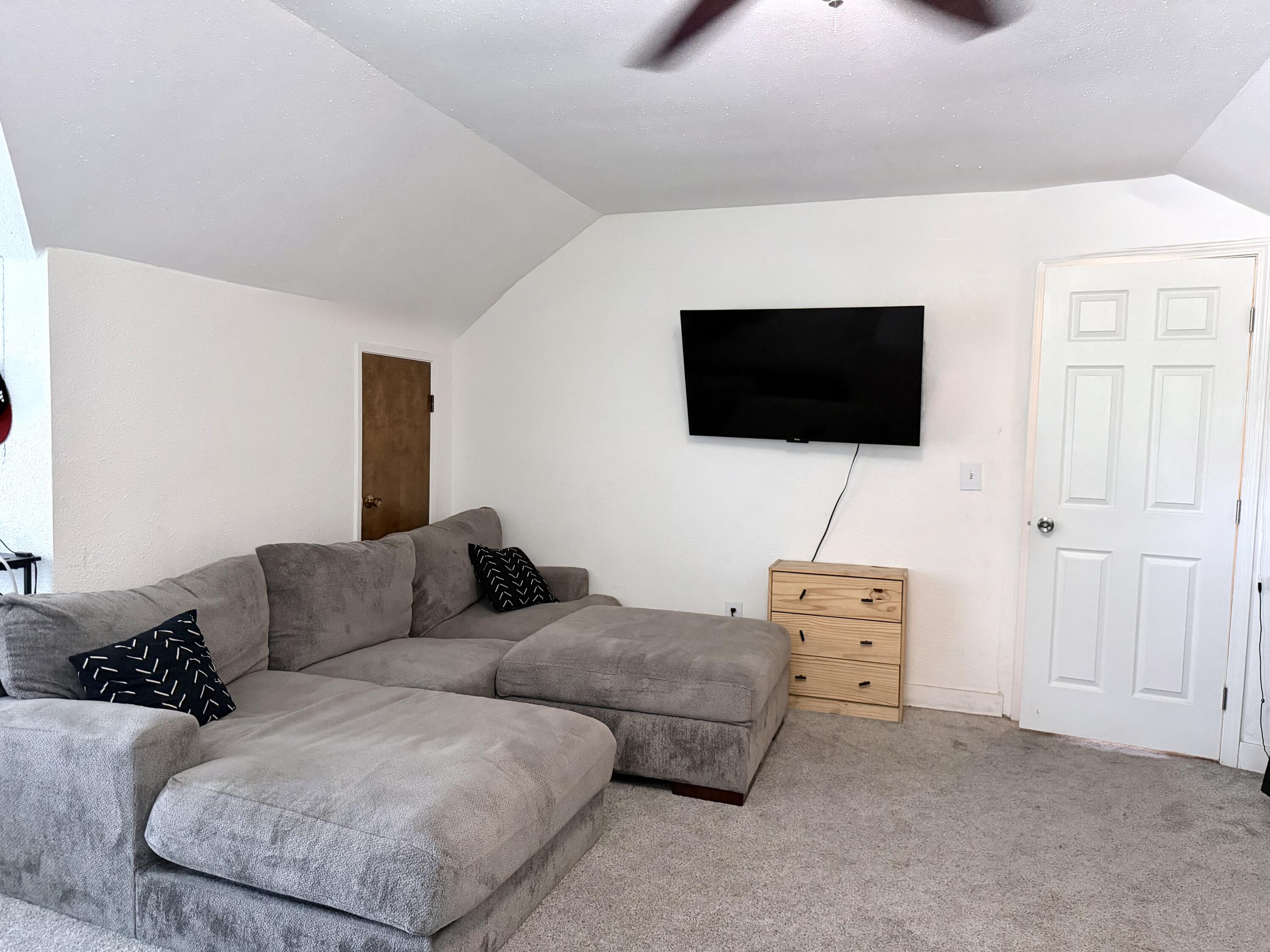 331 S Lotas St, Porterville, CA 93257