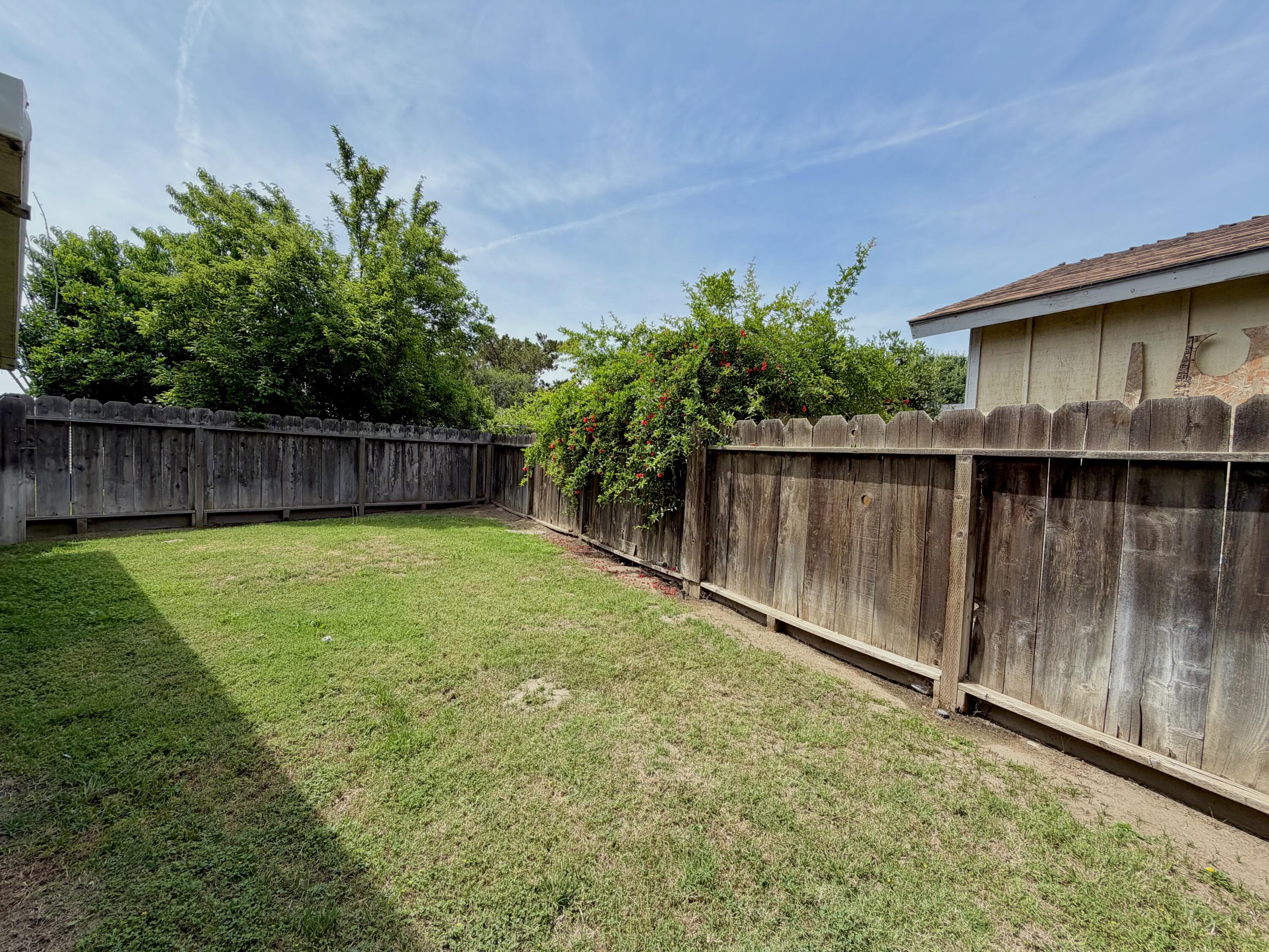 331 S Lotas St, Porterville, CA 93257