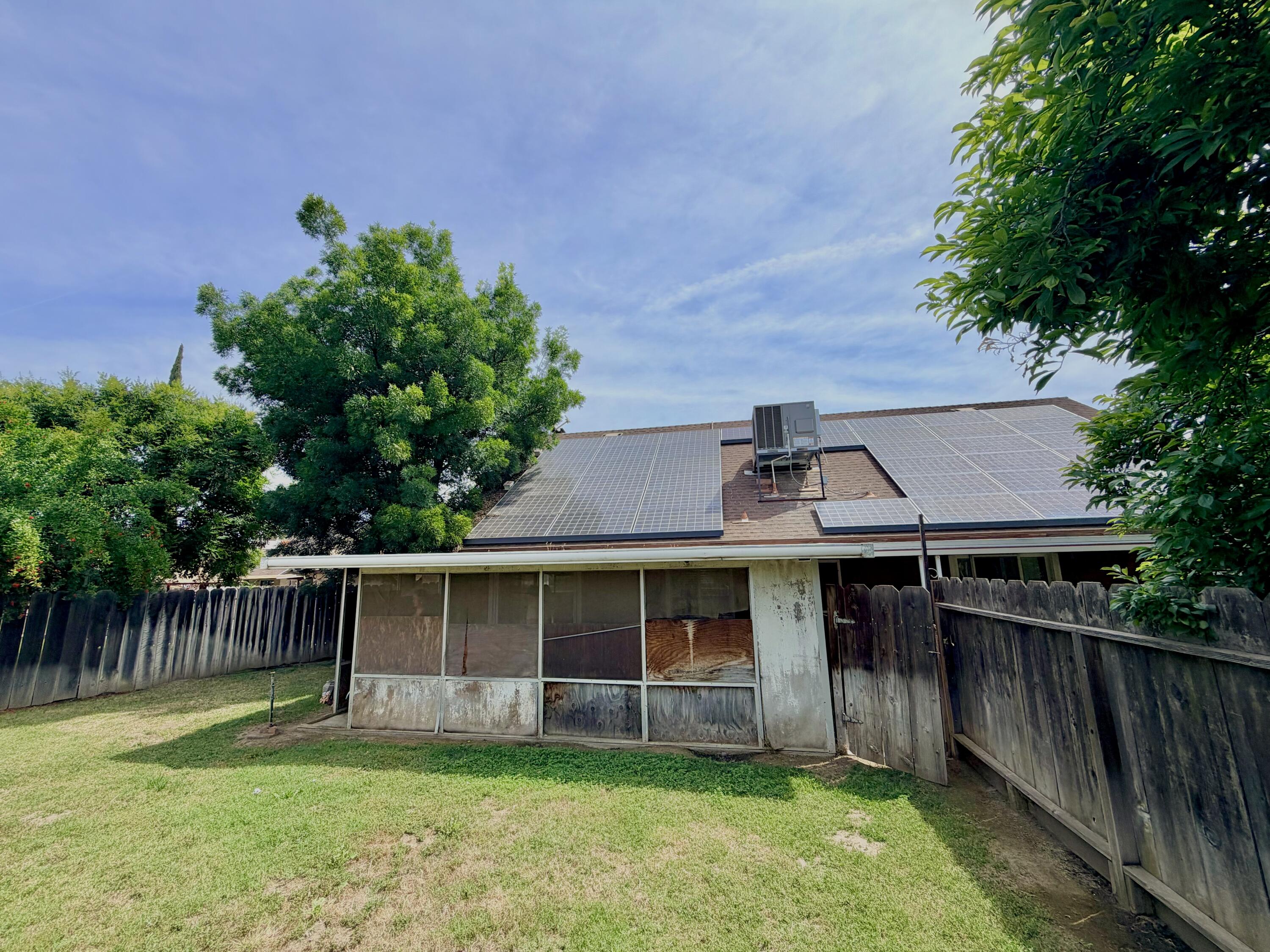 331 S Lotas St, Porterville, CA 93257