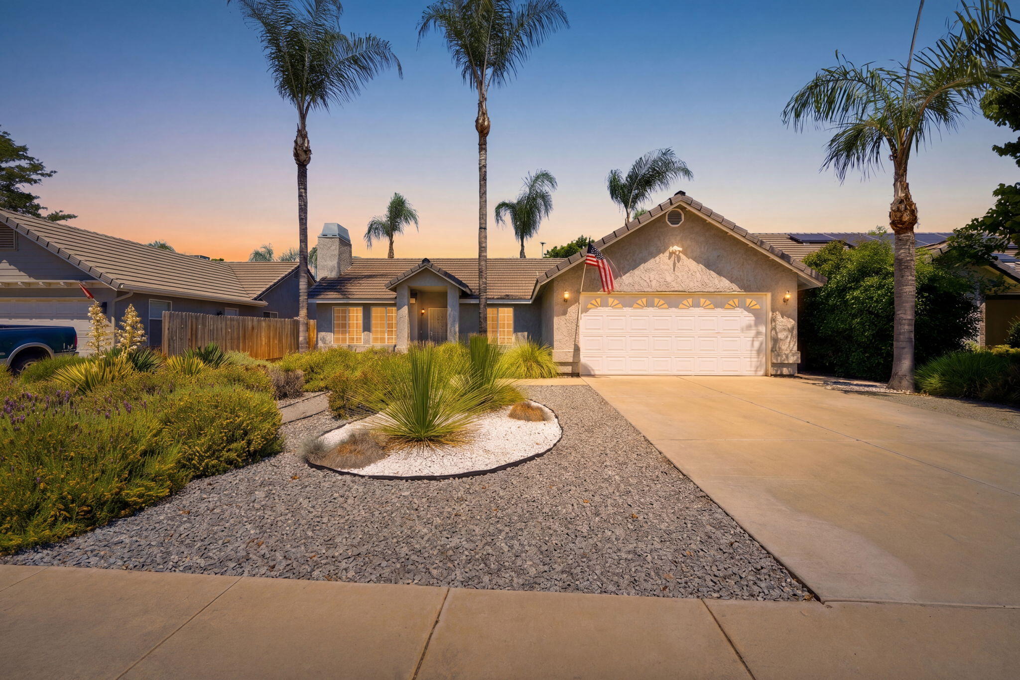 3118 W Loyola Ct, Visalia, CA 93277