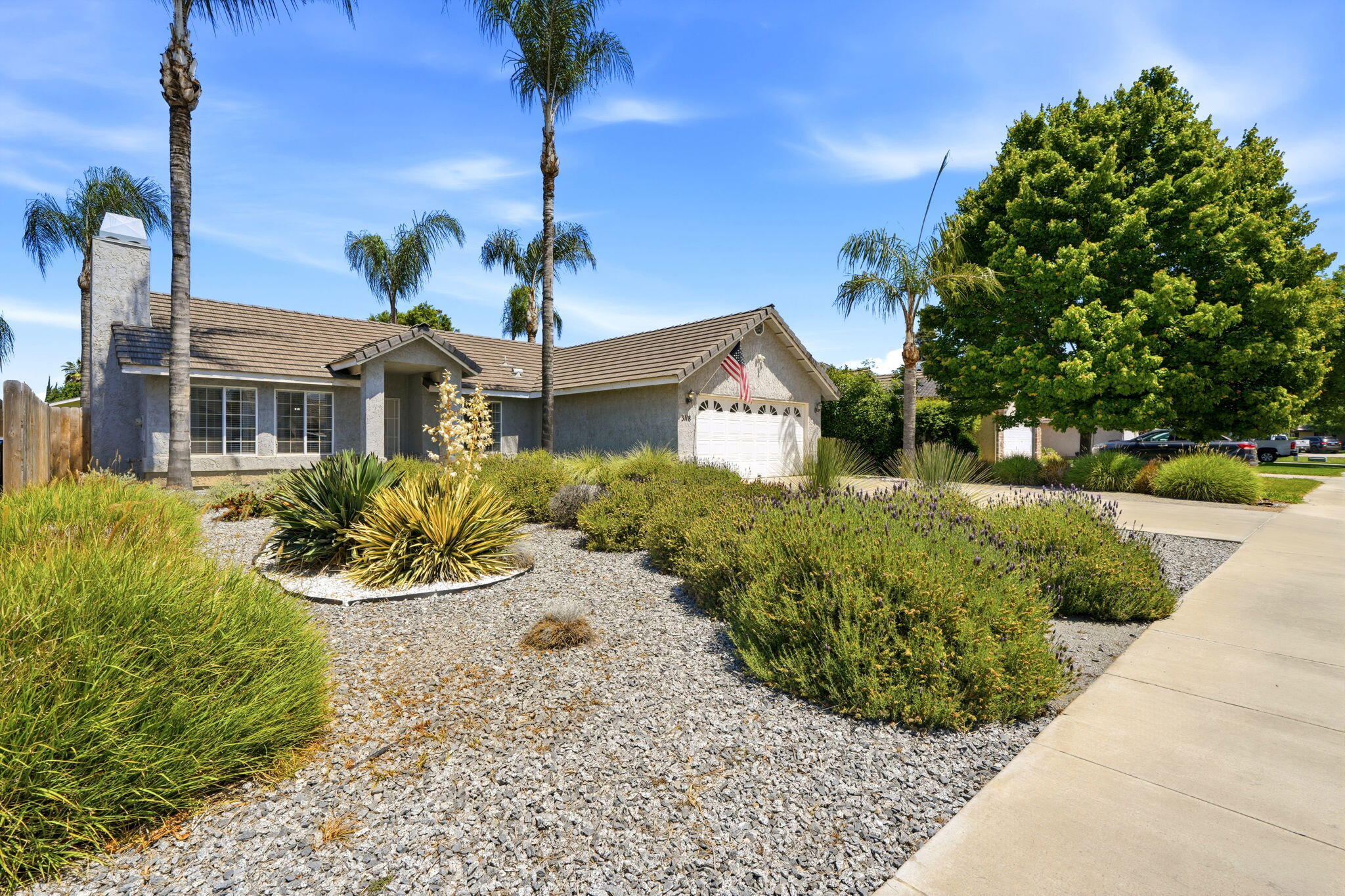 3118 W Loyola Ct, Visalia, CA 93277