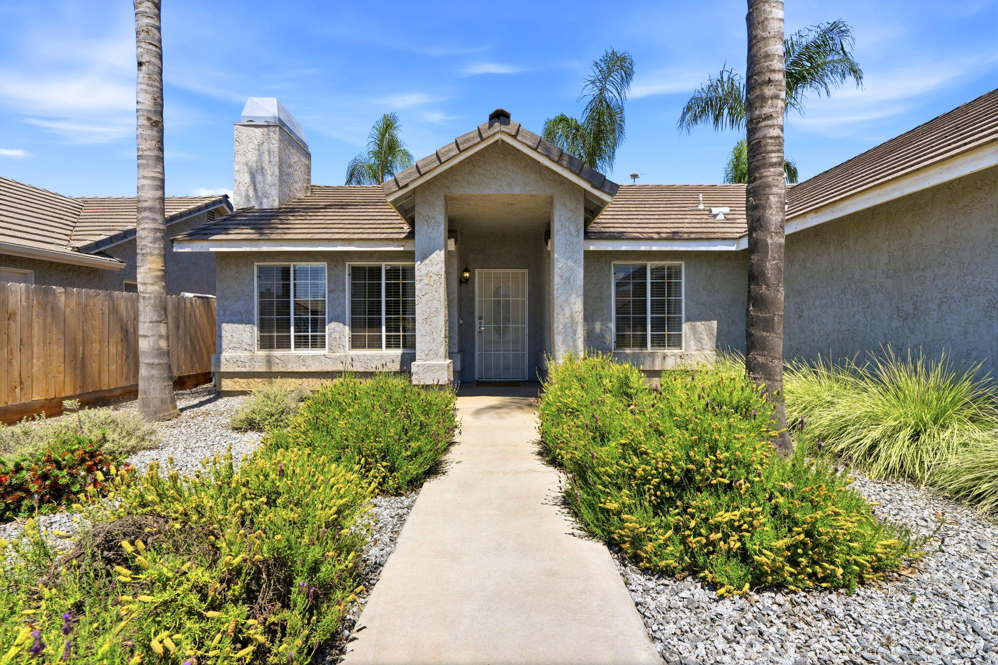 3118 W Loyola Ct, Visalia, CA 93277