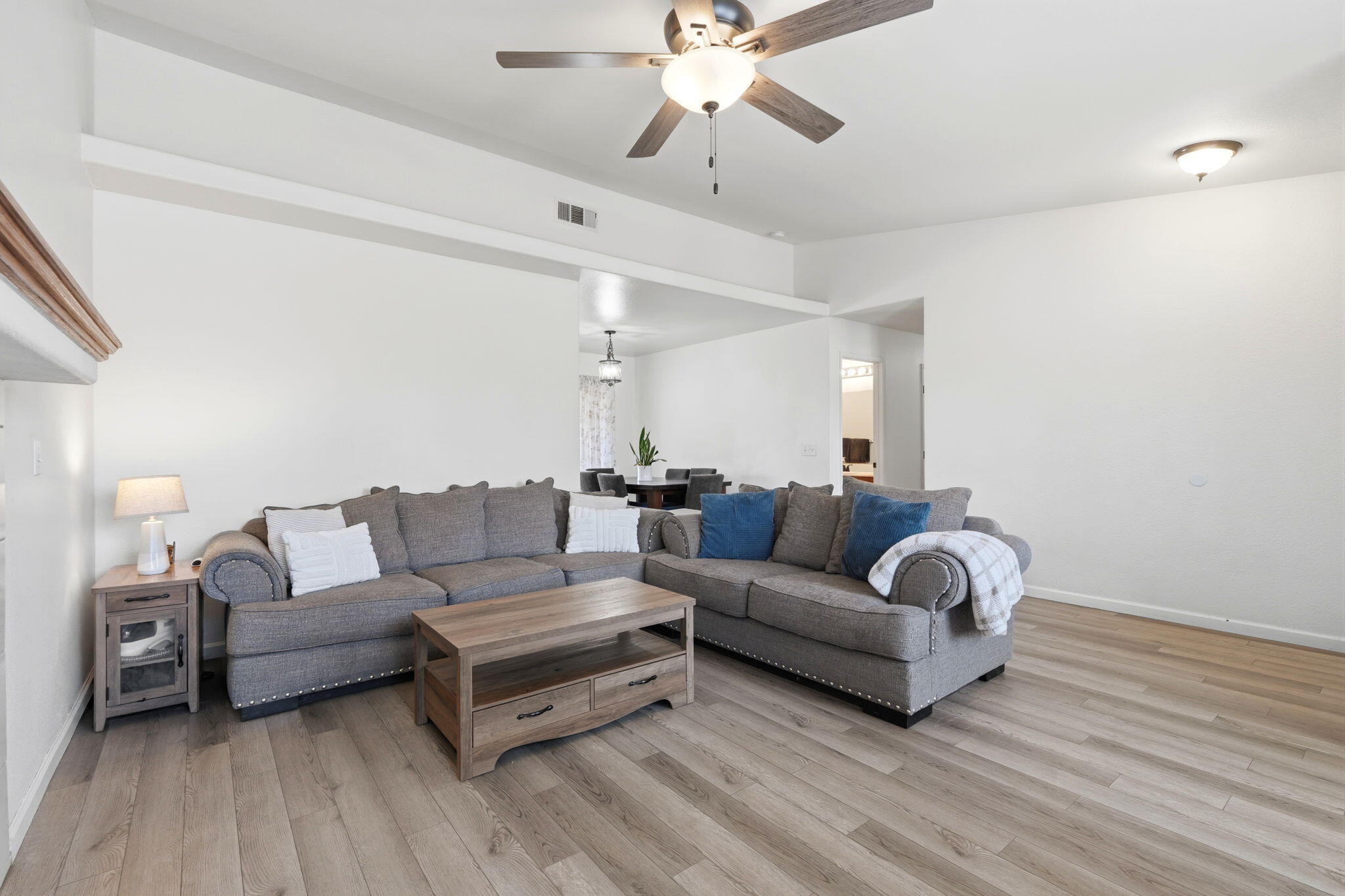 3118 W Loyola Ct, Visalia, CA 93277