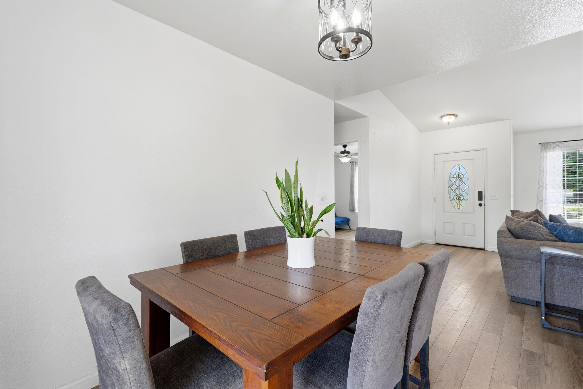 3118 W Loyola Ct, Visalia, CA 93277