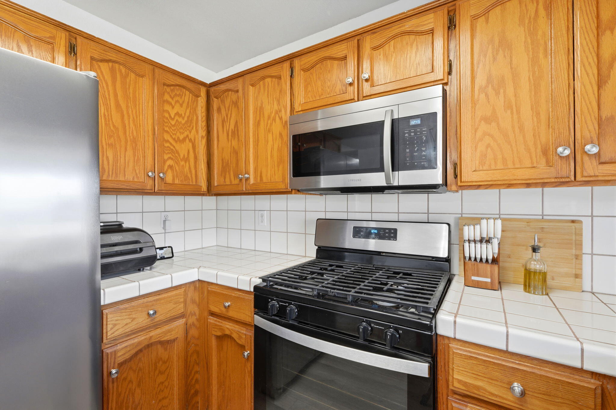 3118 W Loyola Ct, Visalia, CA 93277