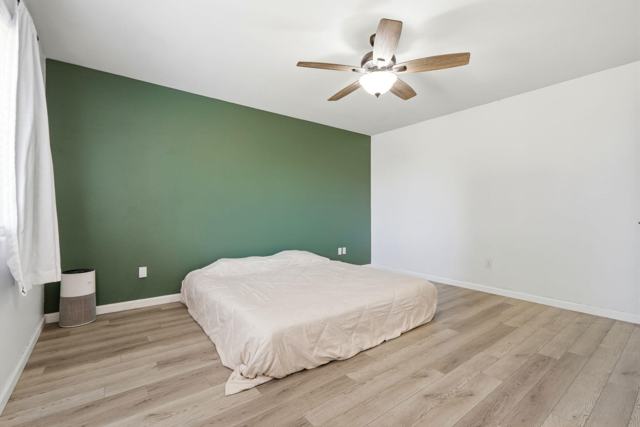 3118 W Loyola Ct, Visalia, CA 93277