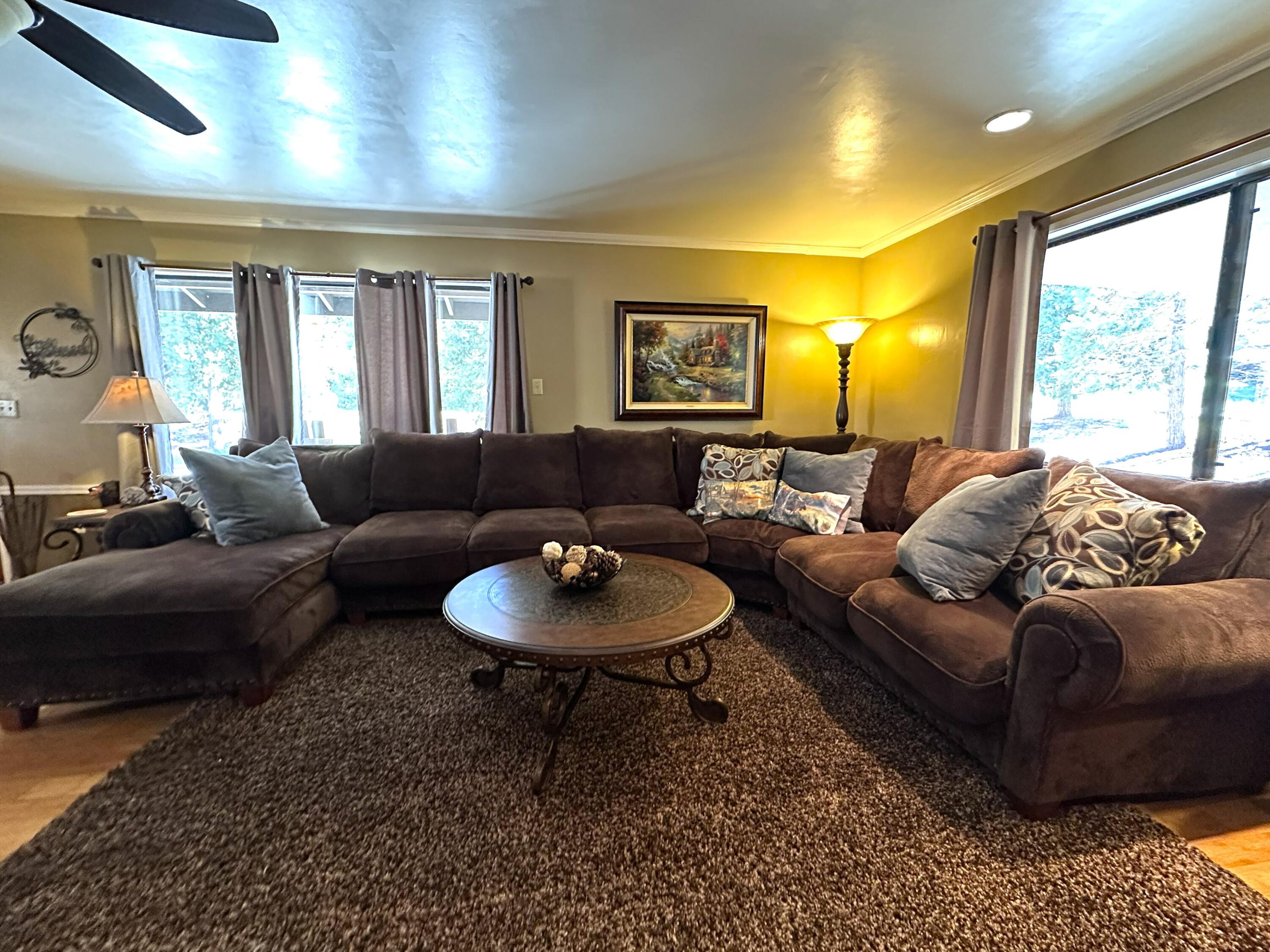 44127 Pine Flat Dr, California Hot Springs, CA 93207