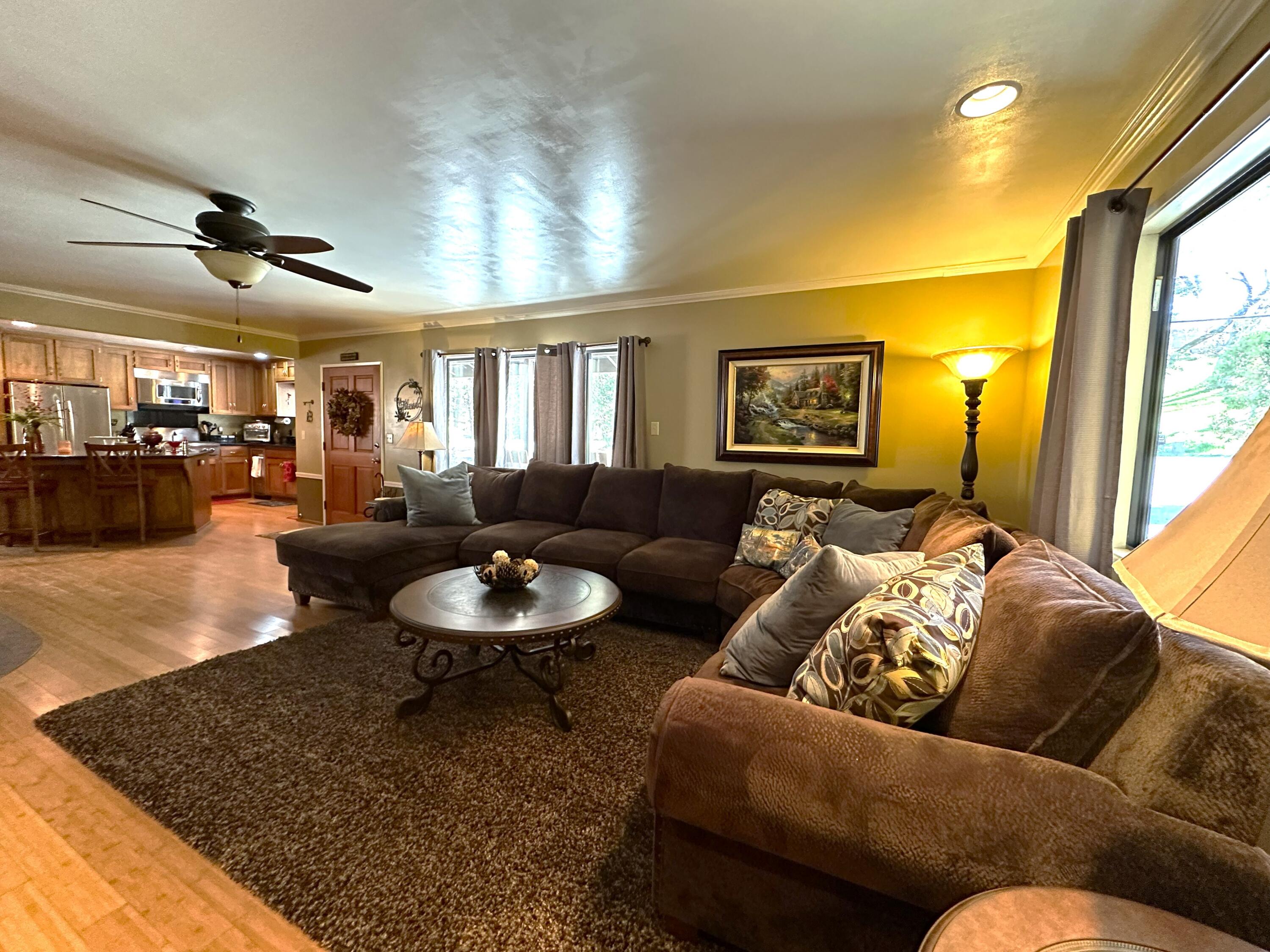 44127 Pine Flat Dr, California Hot Springs, CA 93207