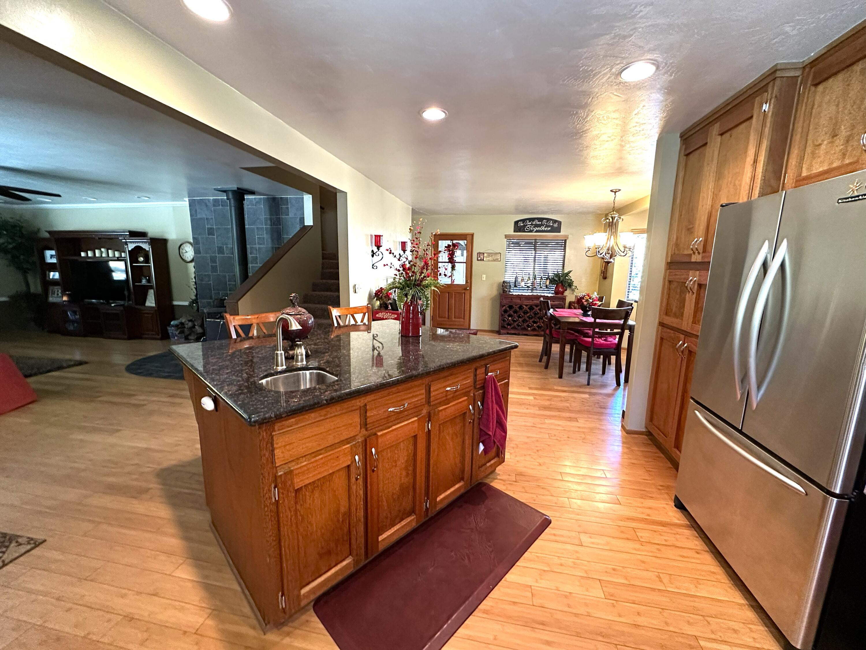 44127 Pine Flat Dr, California Hot Springs, CA 93207