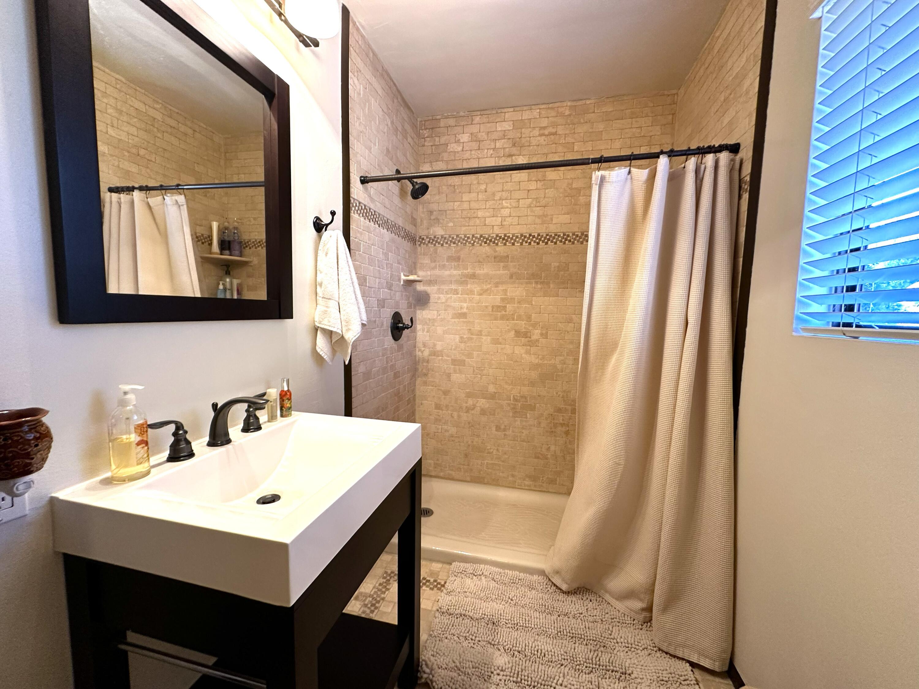 44127 Pine Flat Dr, California Hot Springs, CA 93207