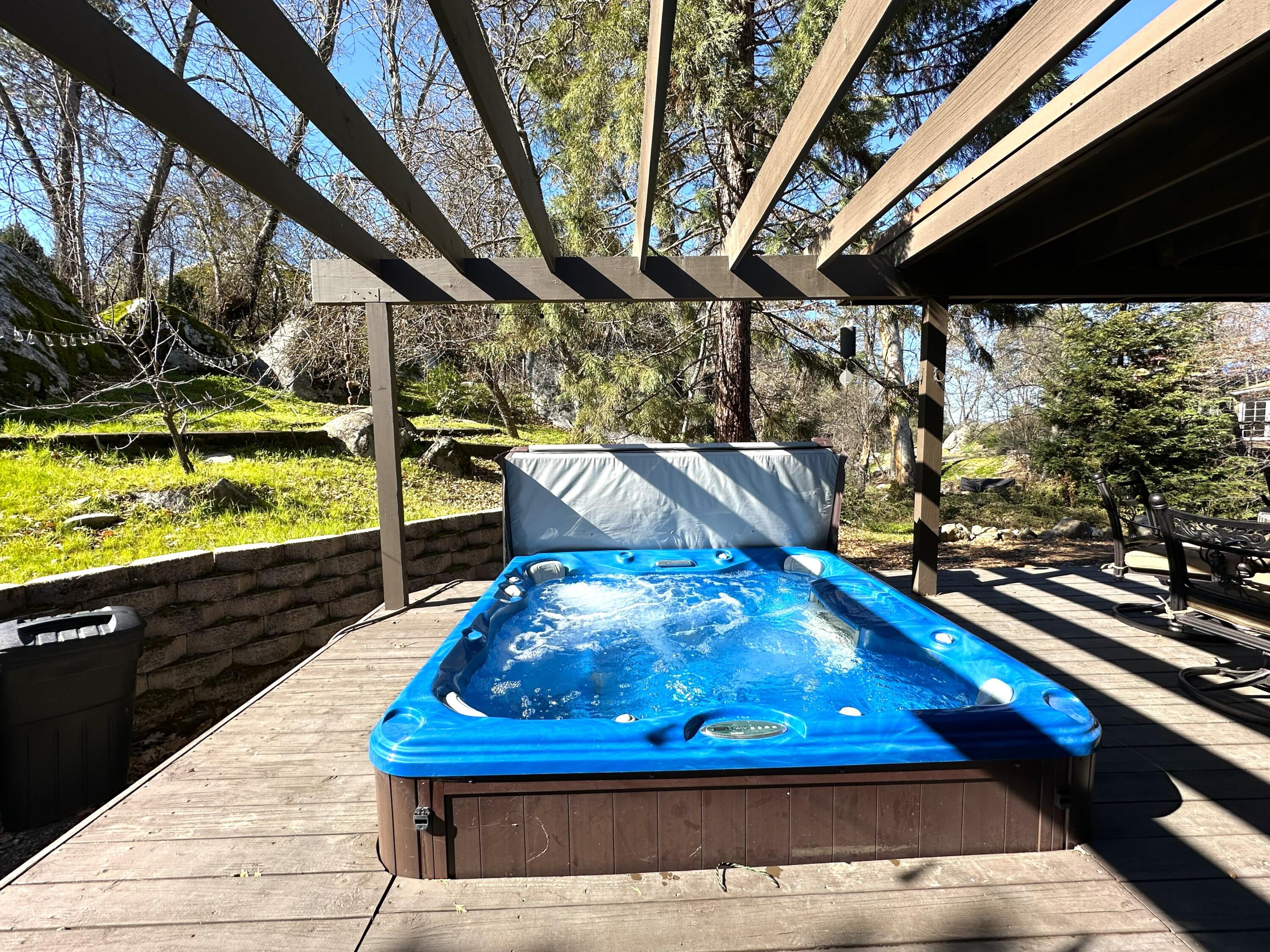 44127 Pine Flat Dr, California Hot Springs, CA 93207