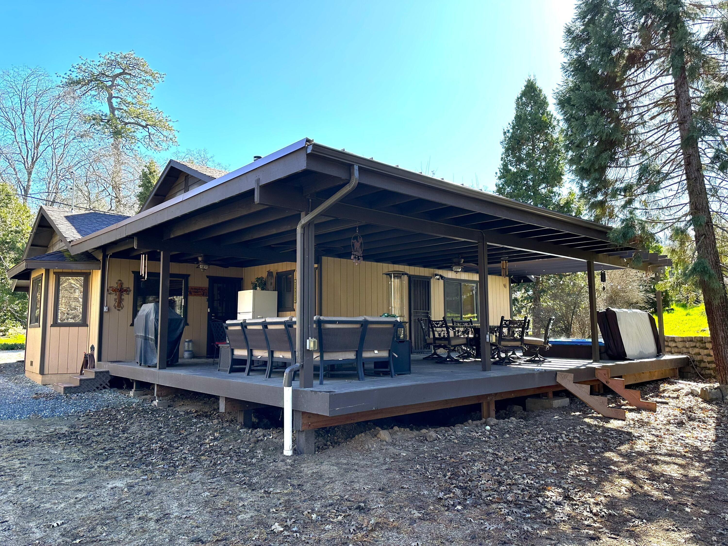 44127 Pine Flat Dr, California Hot Springs, CA 93207