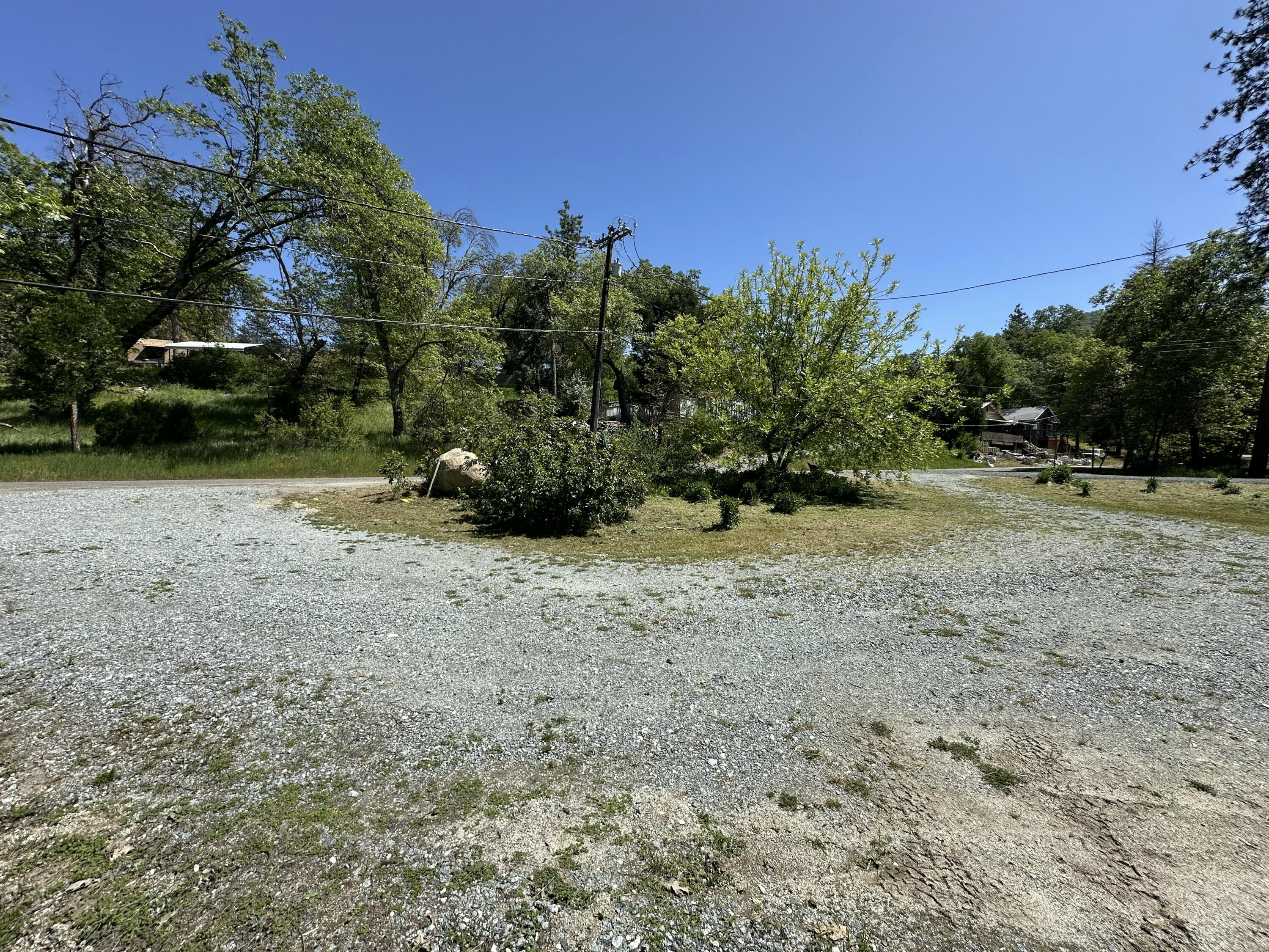 44127 Pine Flat Dr, California Hot Springs, CA 93207
