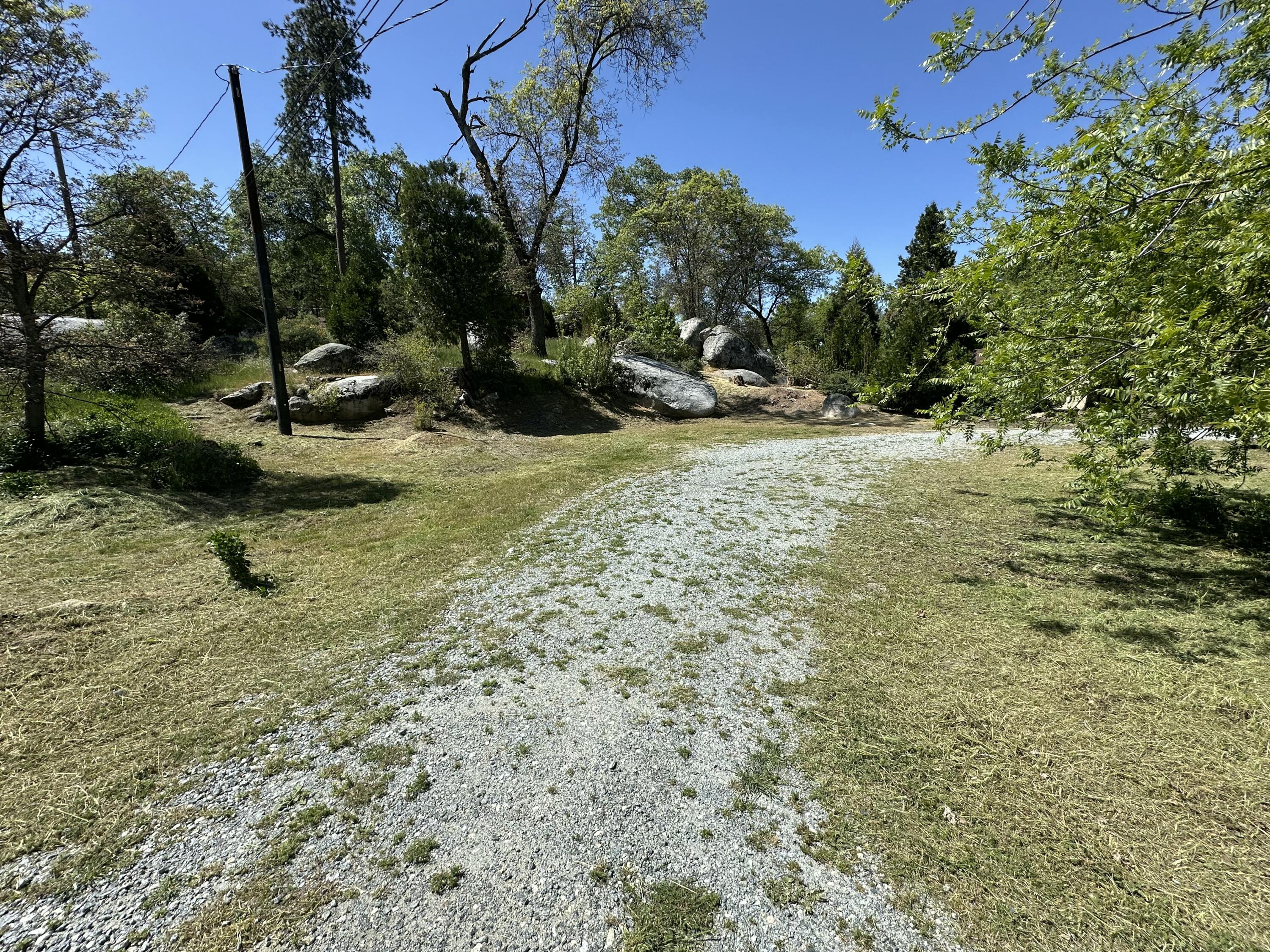 44127 Pine Flat Dr, California Hot Springs, CA 93207