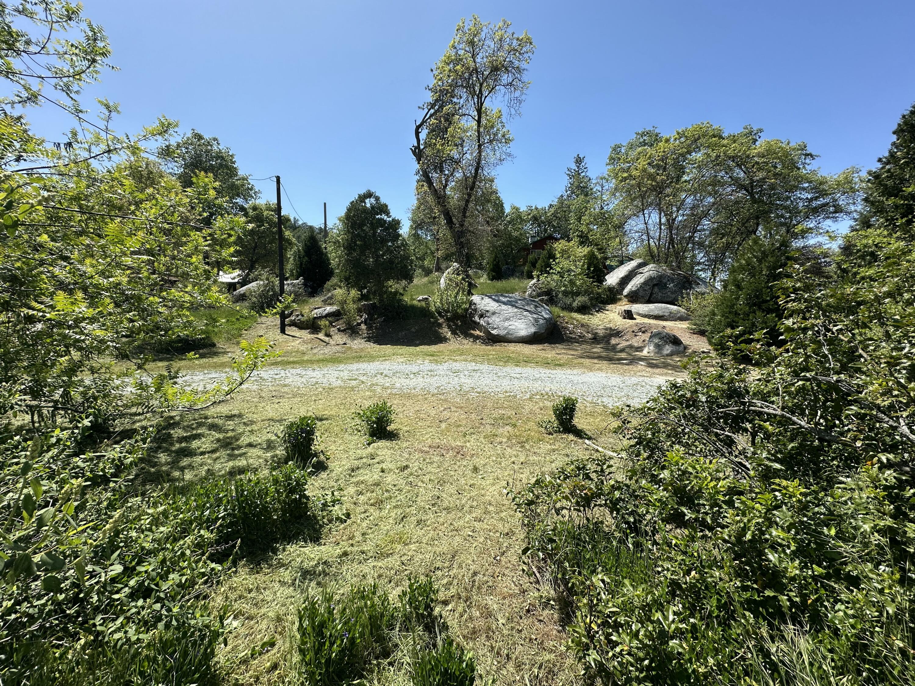 44127 Pine Flat Dr, California Hot Springs, CA 93207