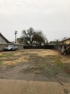 194 S Pine St, Pixley, CA 93256