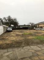194 S Pine St, Pixley, CA 93256
