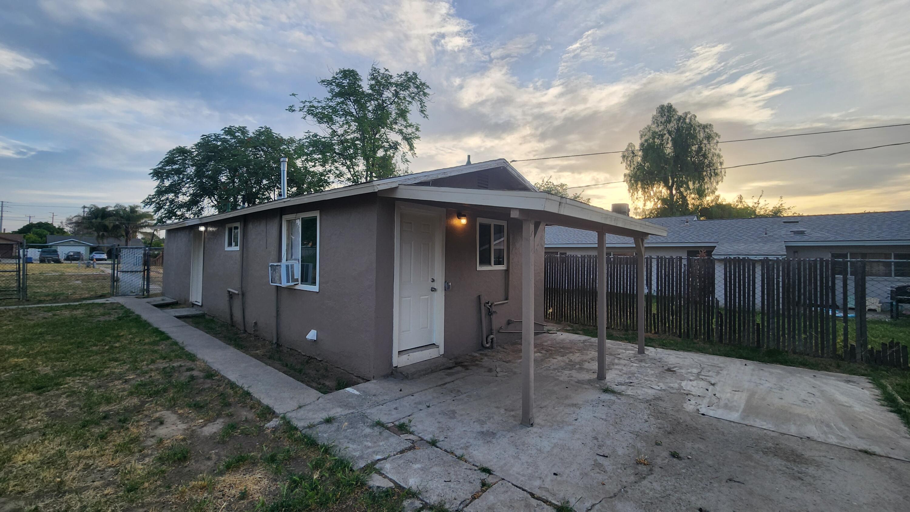 301 W Braden Ave, Hanford, CA 93230