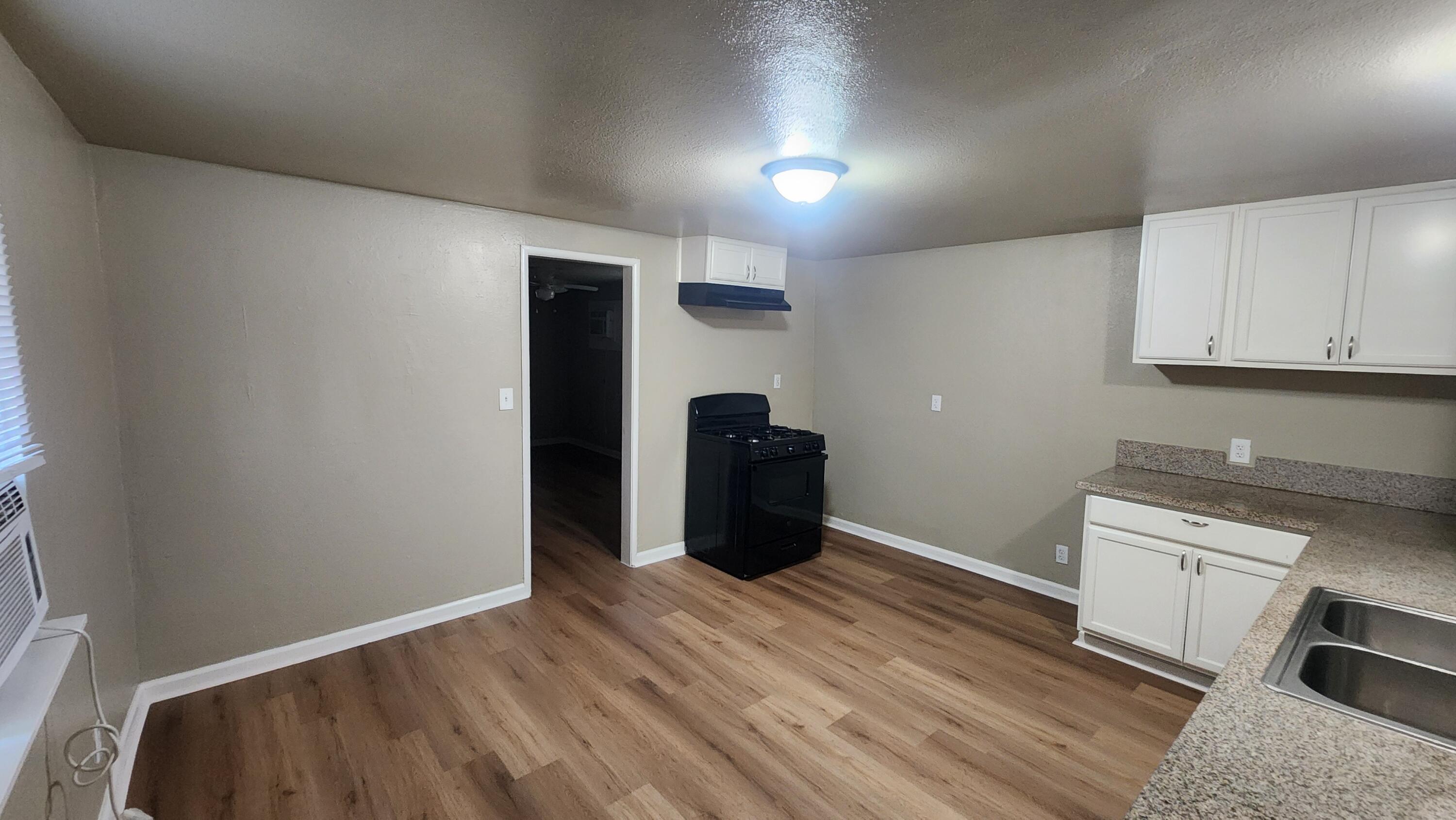 301 W Braden Ave, Hanford, CA 93230