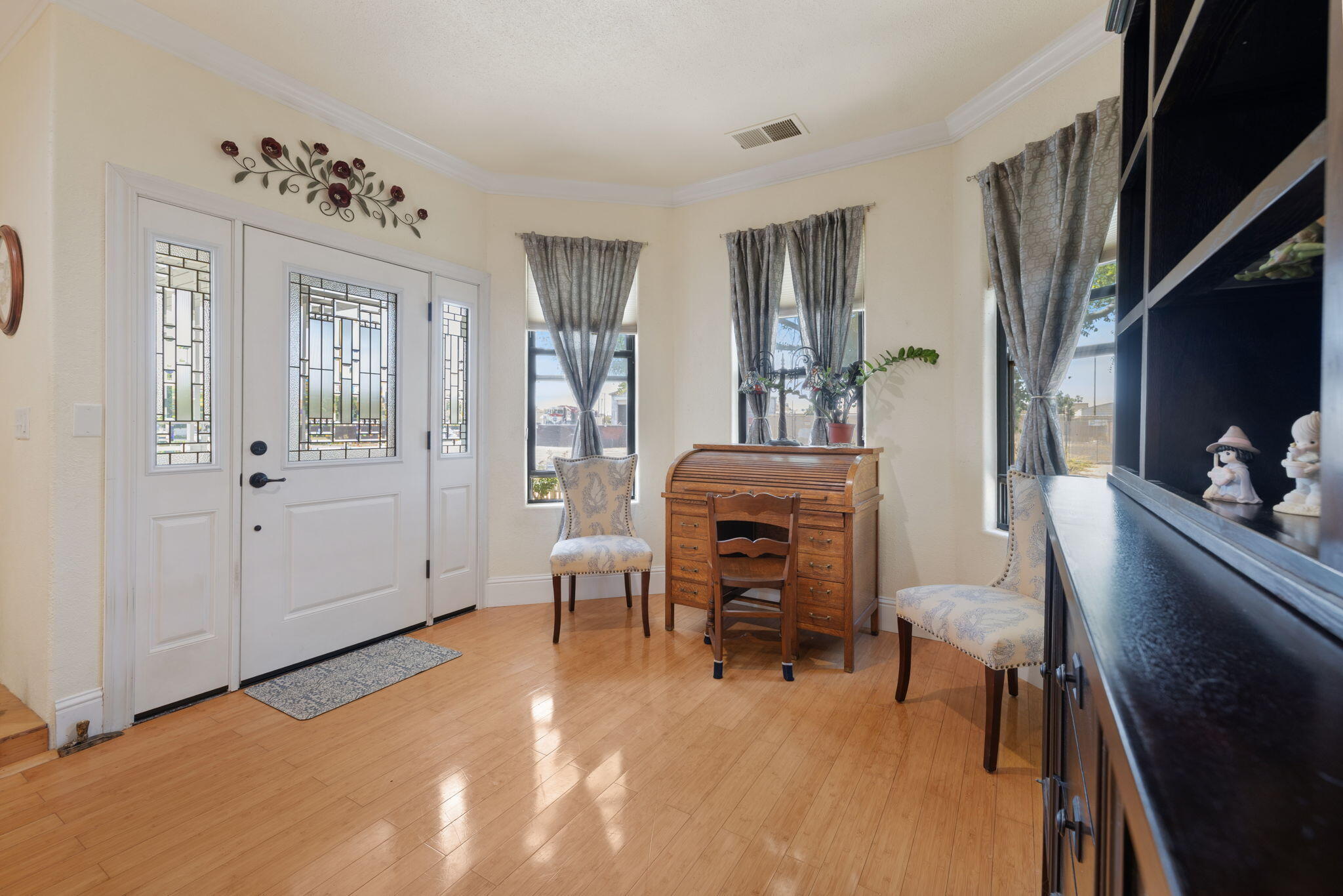 303 N E St, Exeter, CA 93221