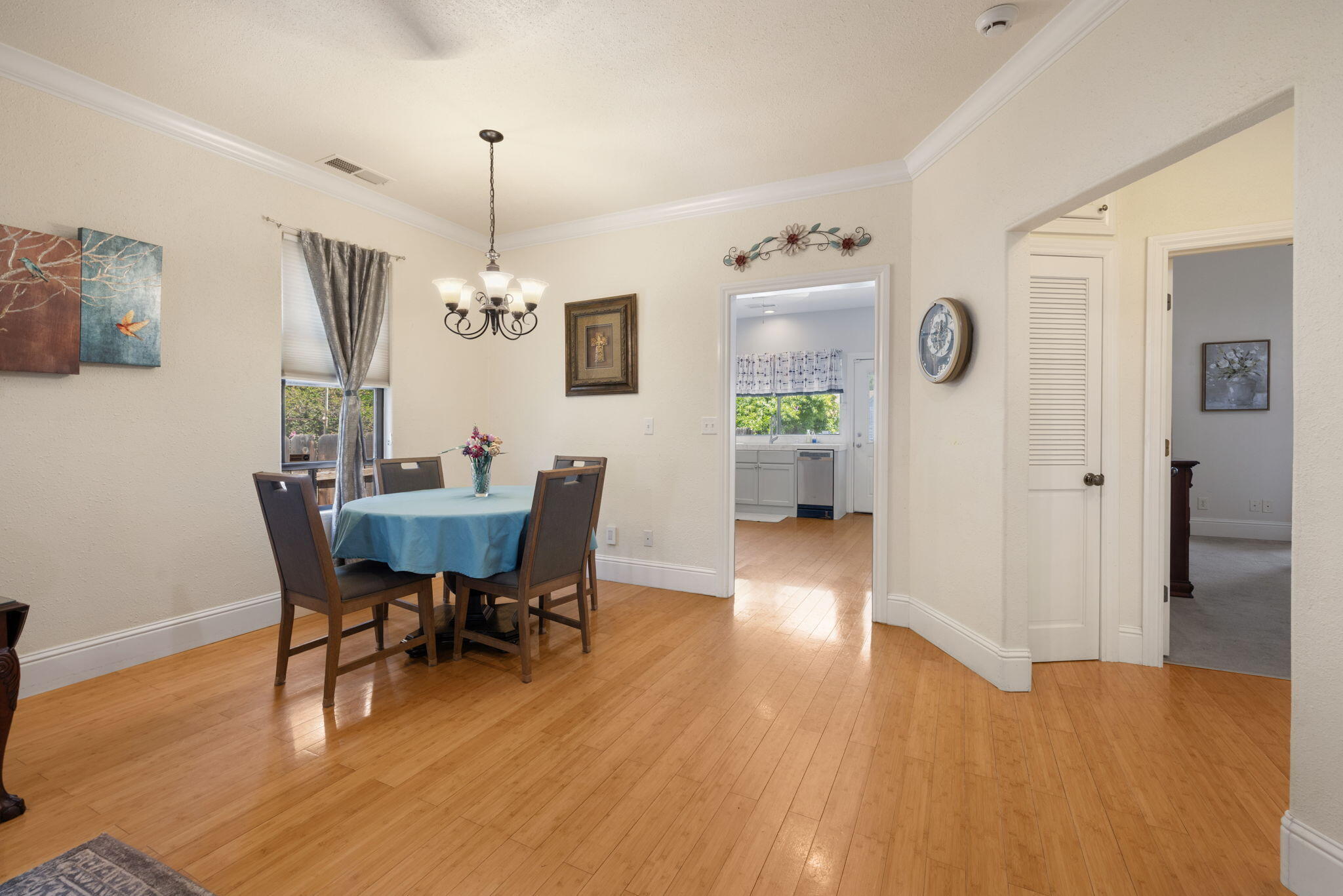 303 N E St, Exeter, CA 93221
