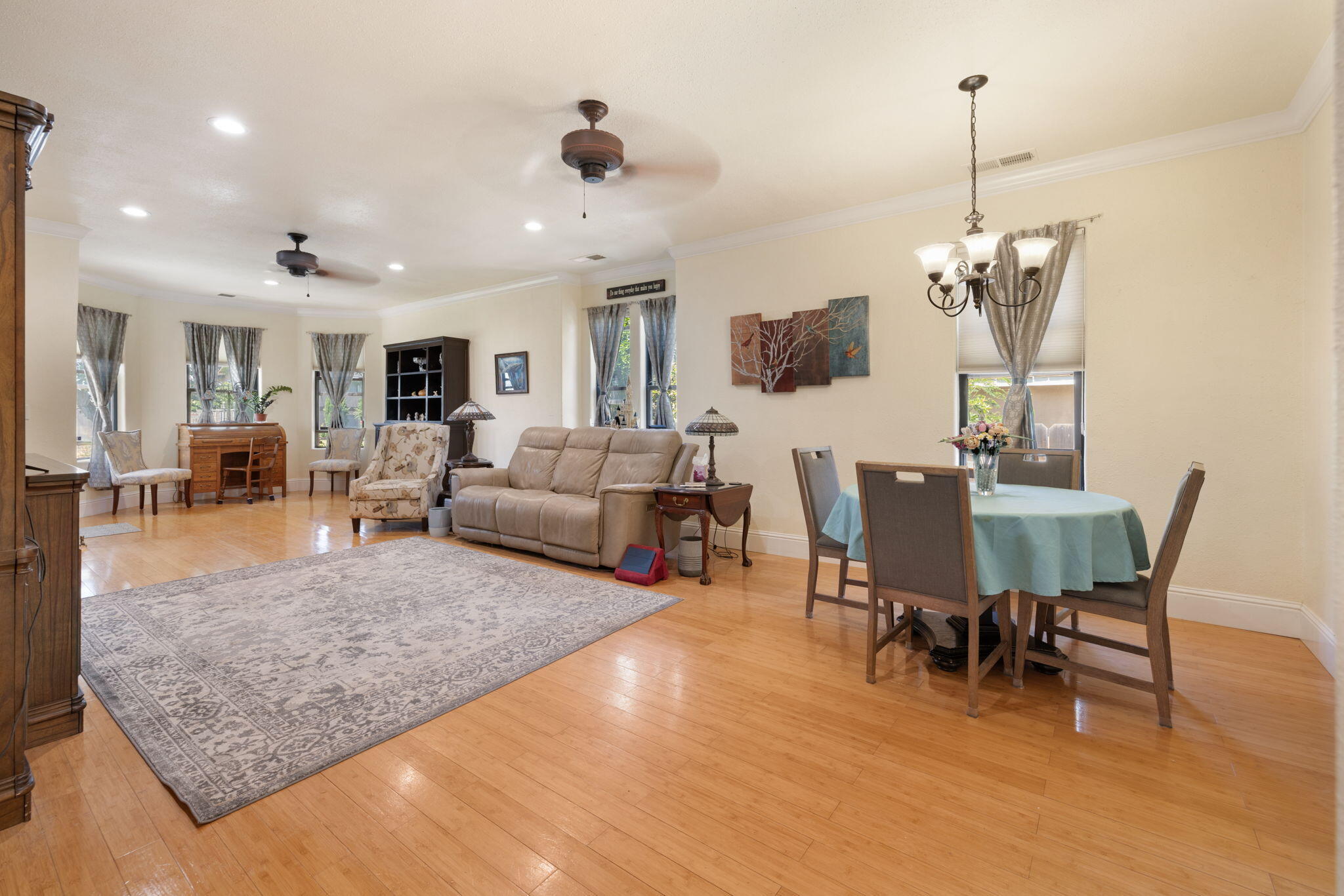 303 N E St, Exeter, CA 93221